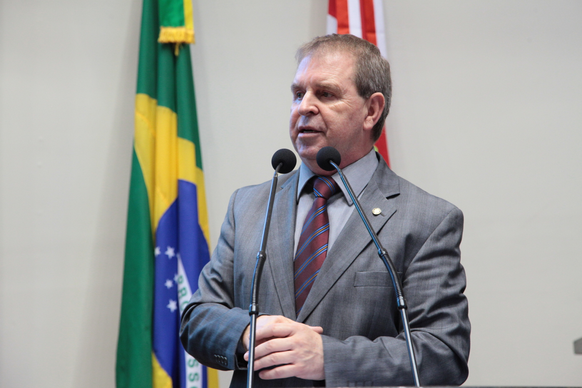 Eskudlark volta a pedir o fim das aposentadorias de ex-governadores