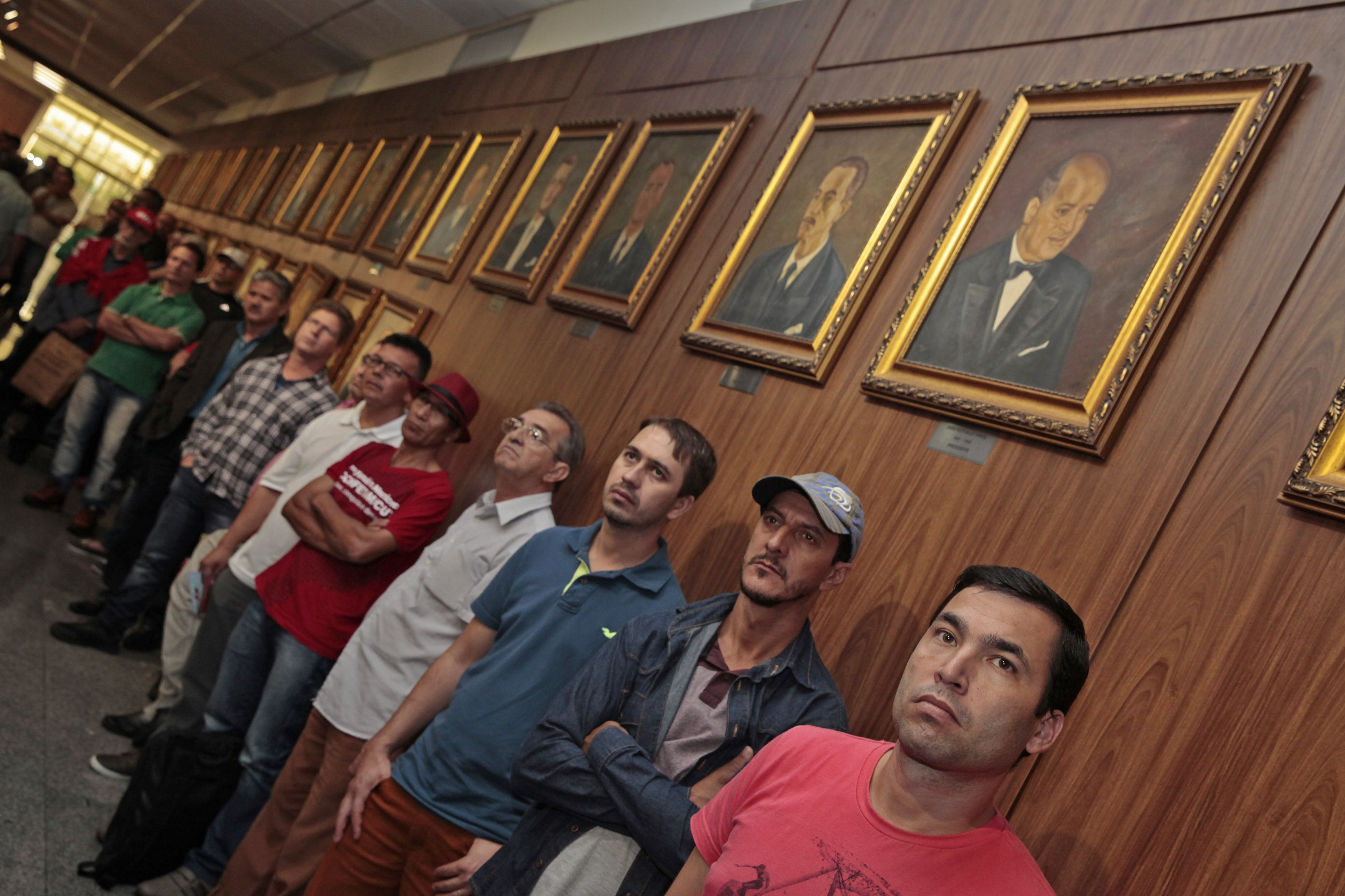 Trabalhadores Acompanham Transmissão da Audiência Pública