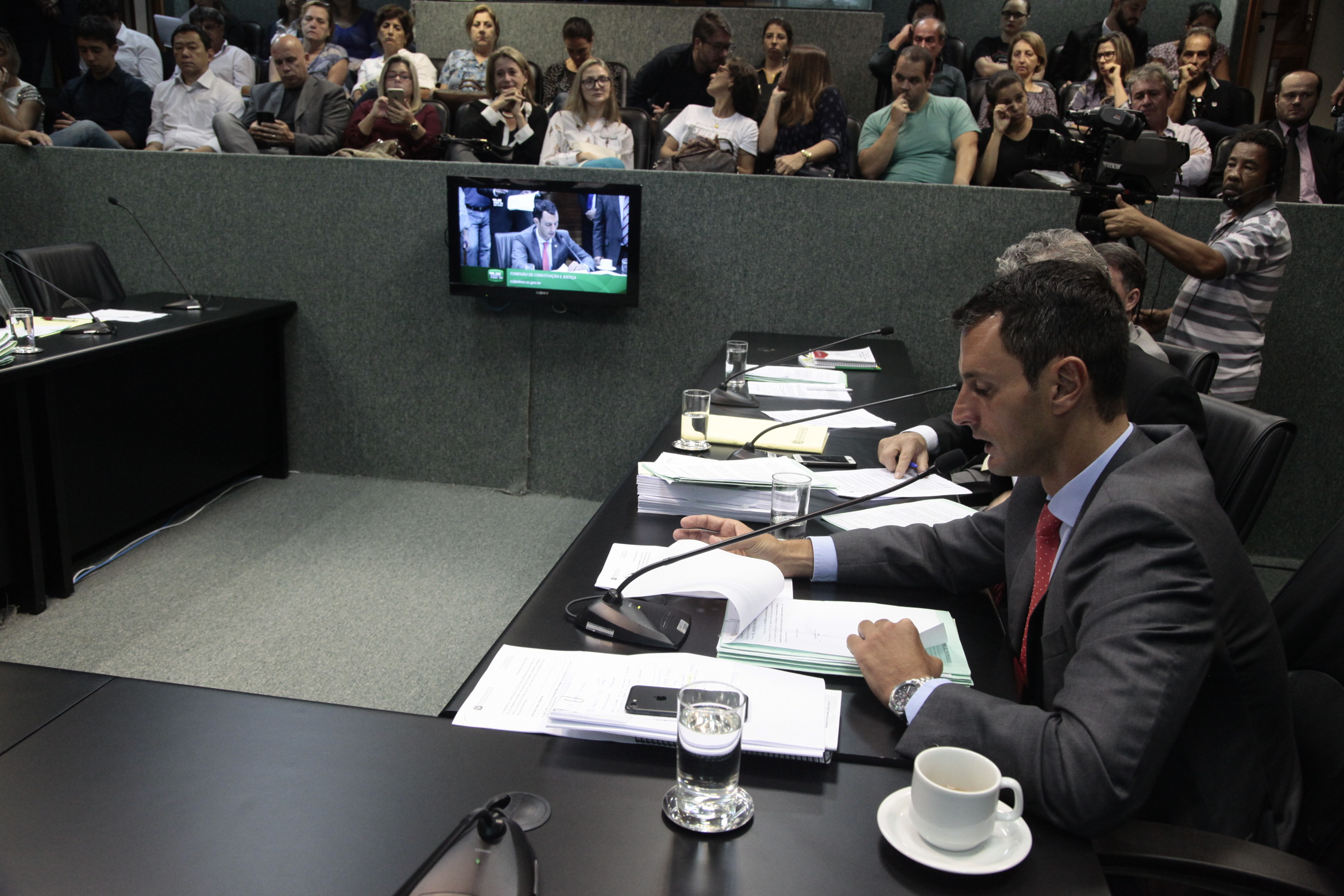 Comissão de Constituição e Justiça.