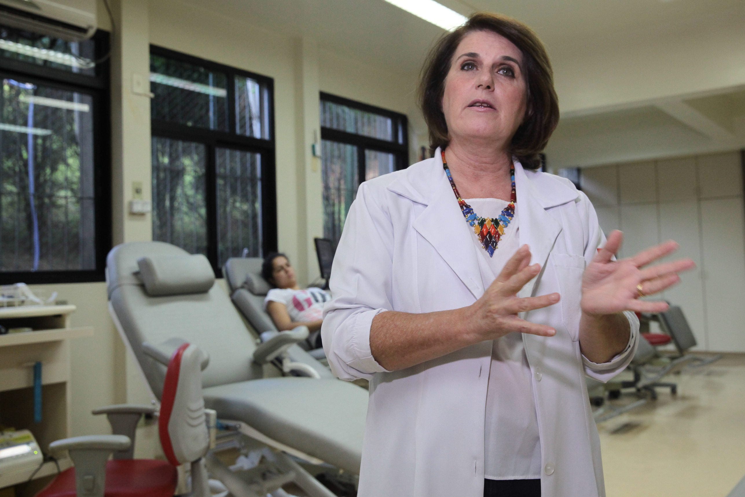 Denise Linhares Gerent - Hemosc.