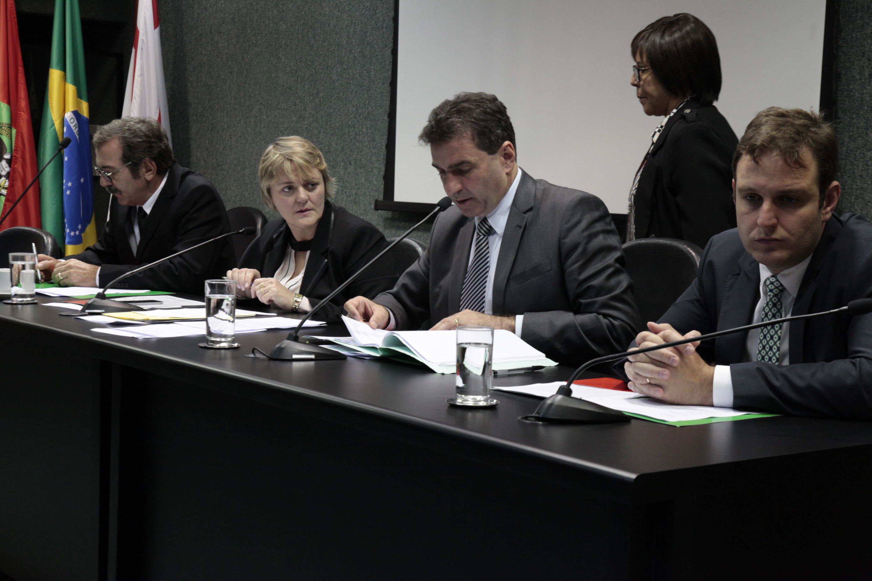Comissão de Educação.