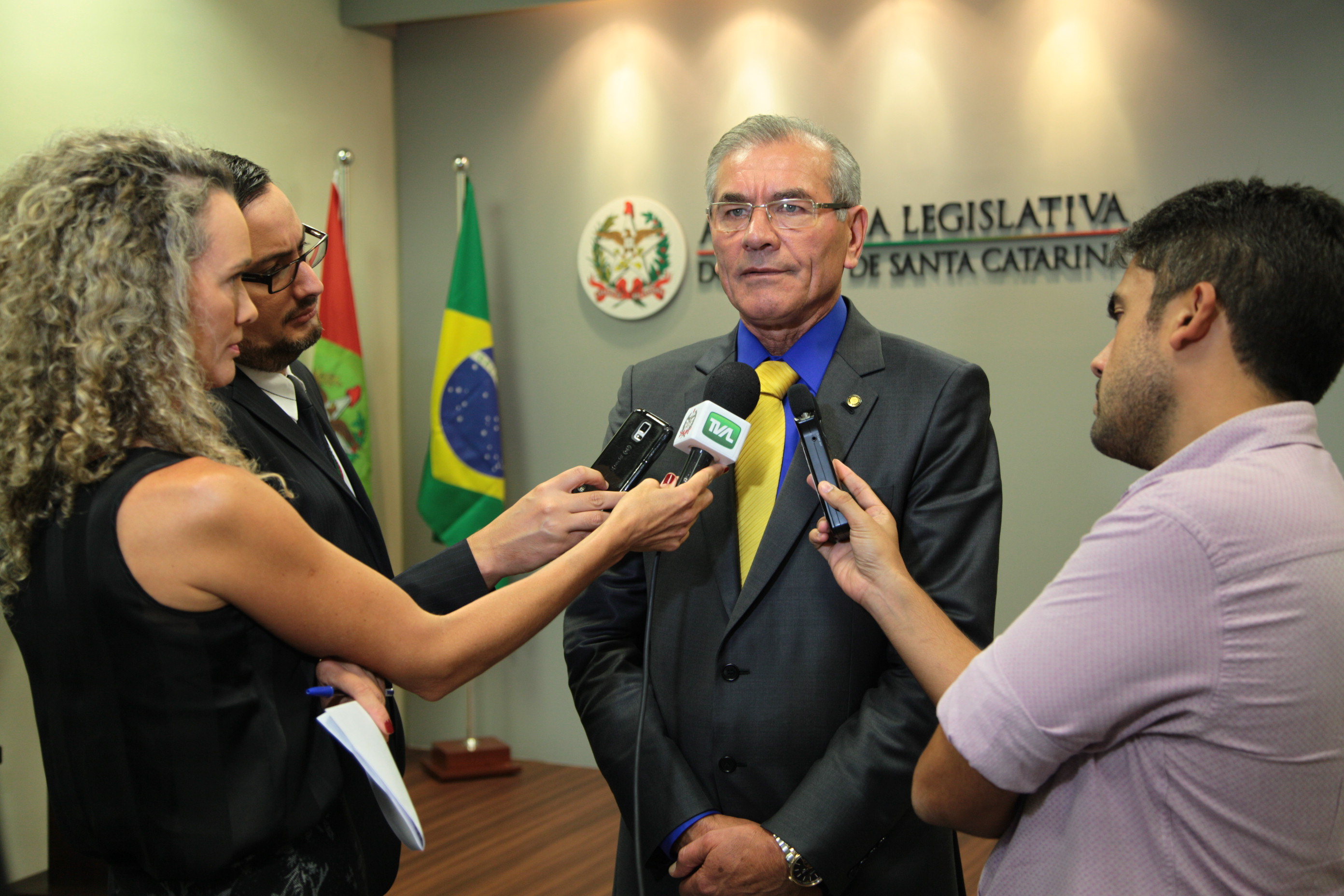 Entrevista com o Presidente da Alesc  Deputado Silvio Dreveck (PP).