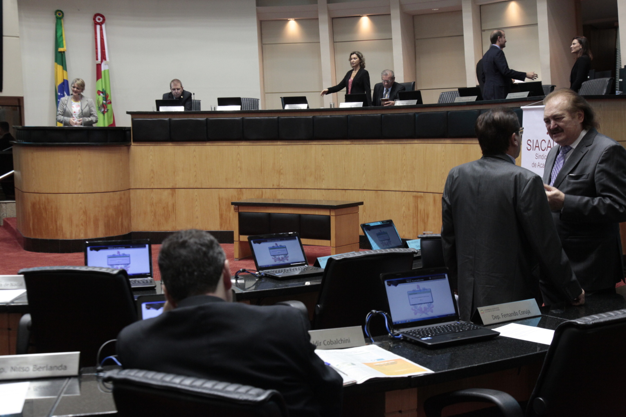 Pronunciamentos dos deputados na sessão desta quinta (6)