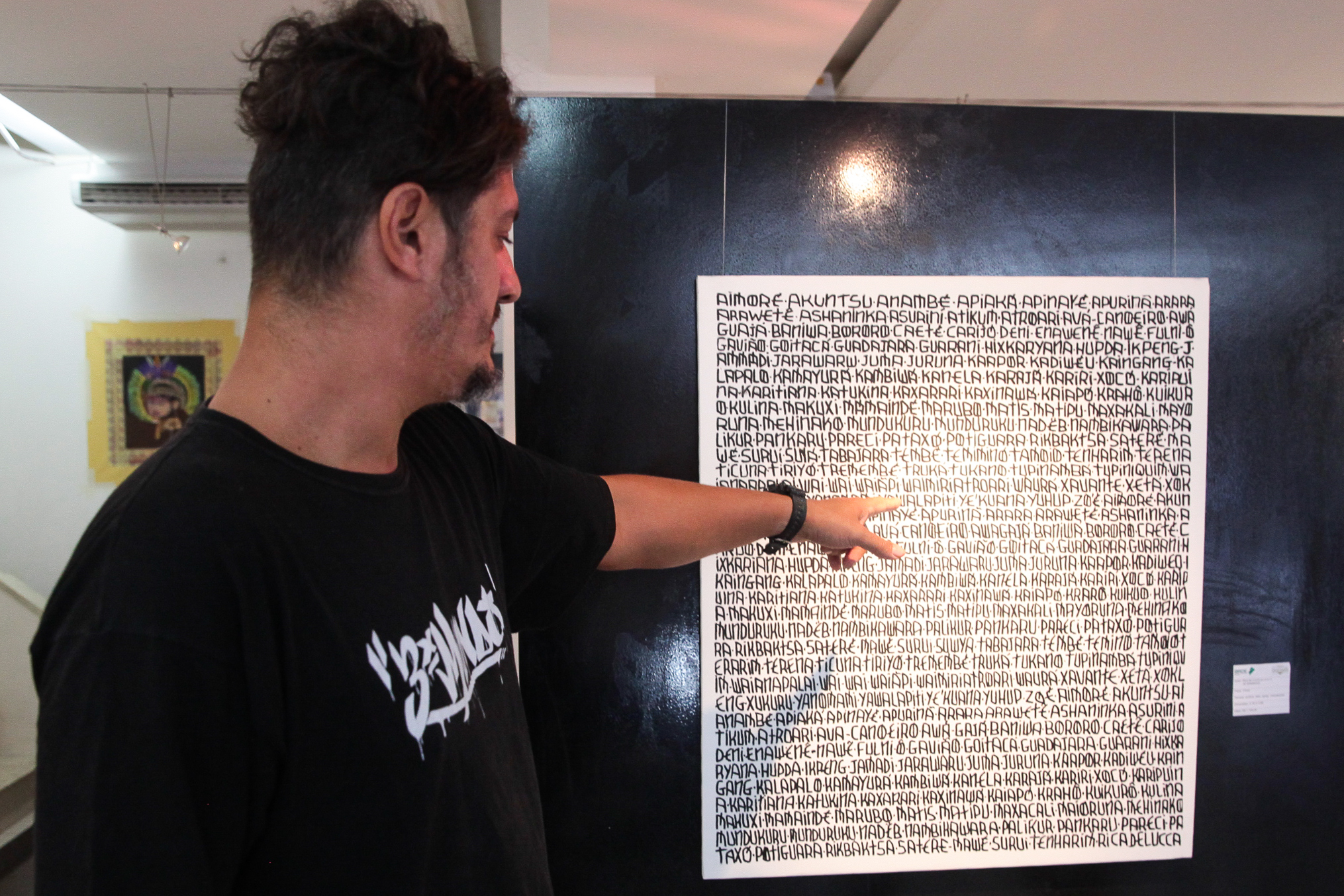 Exposição Ancestrais do artista Rica de Lucca.