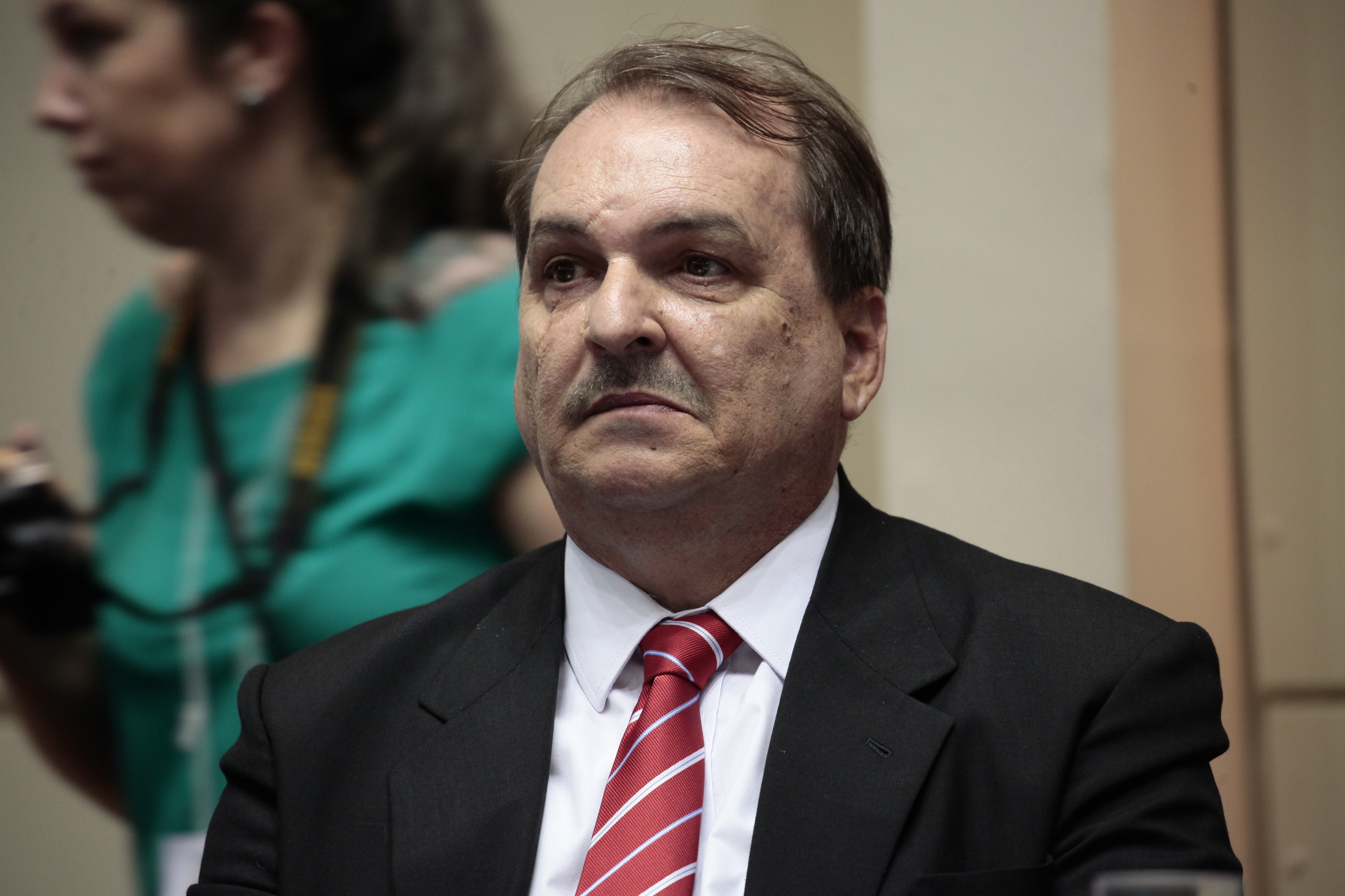 Protesto nas Galerias da Alesc Interrompe Fórum Sobre a Reforma Trabalhista.