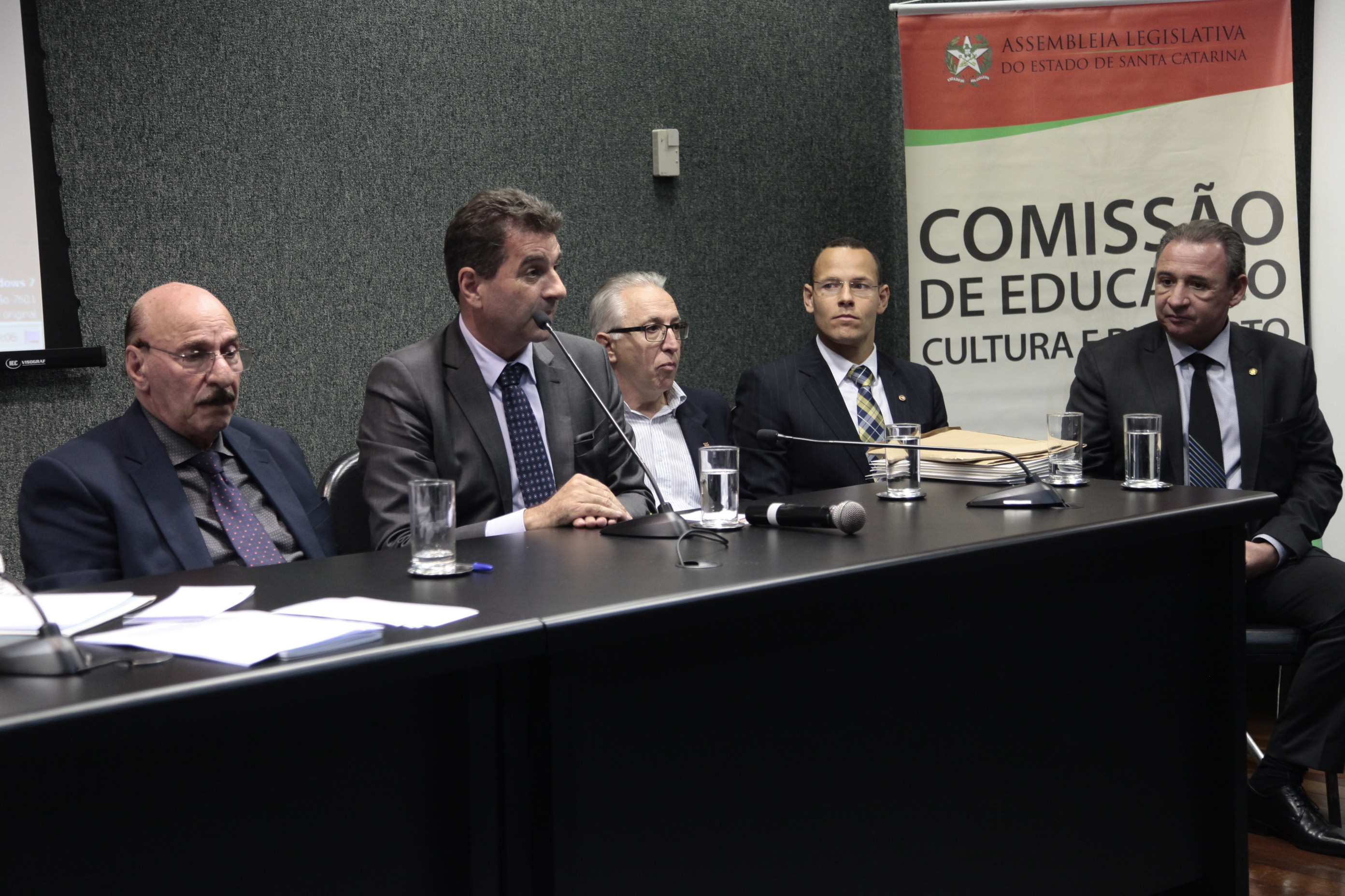 Audiência Pública - Situação das Escolas de Balneário Gaivotas e Sombrio.