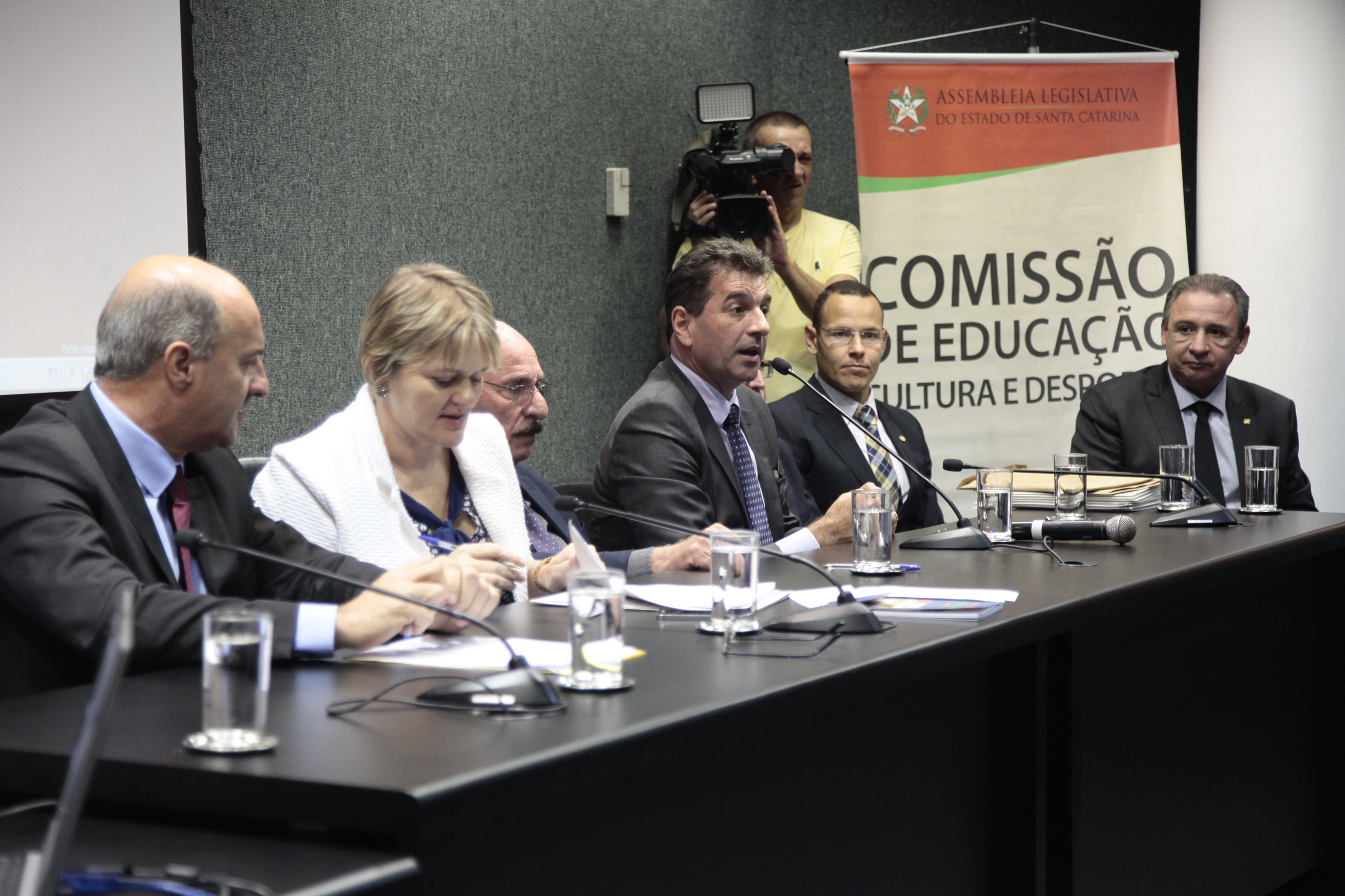 Audiência Pública - Situação das Escolas de Balneário Gaivotas e Sombrio.