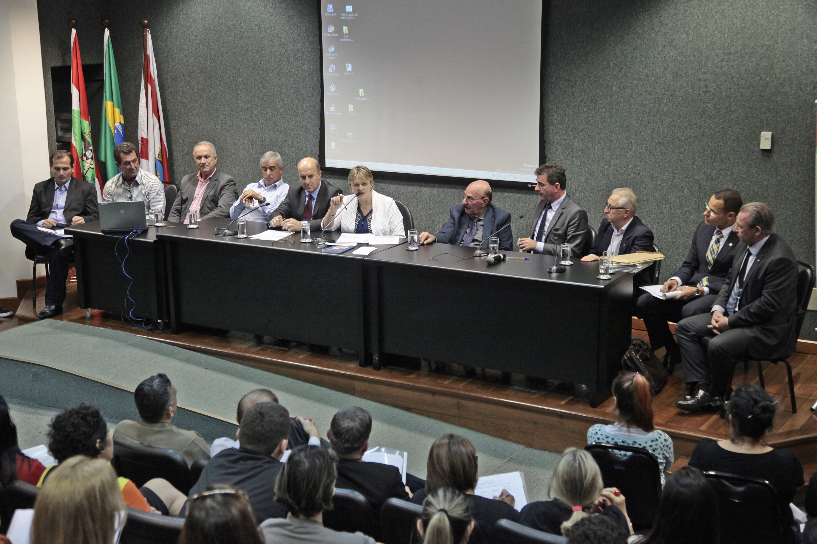 Audiência Pública - Situação das Escolas de Balneário Gaivotas e Sombrio.