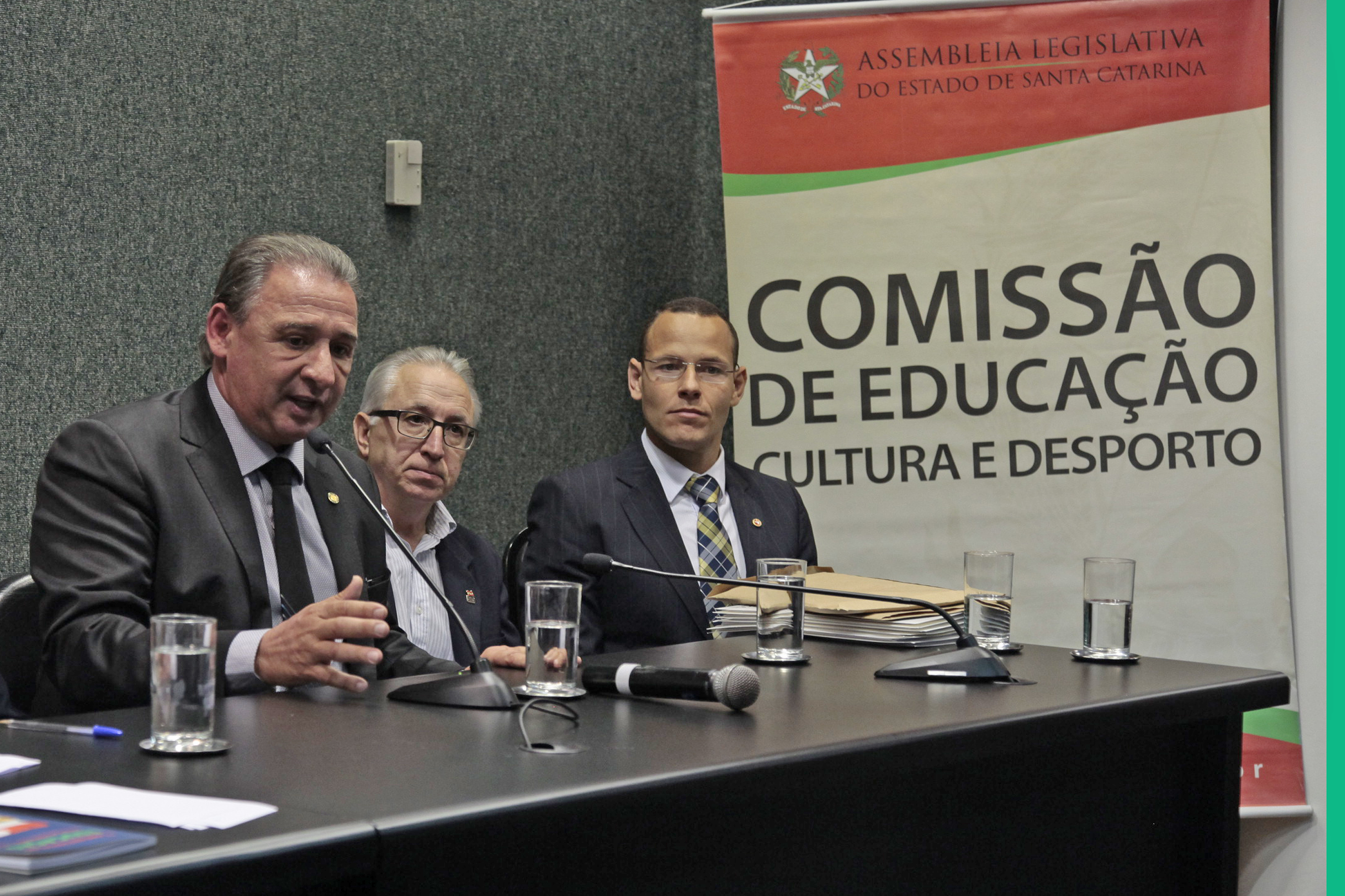 Audiência Pública - Situação das Escolas de Balneário Gaivotas e Sombrio.