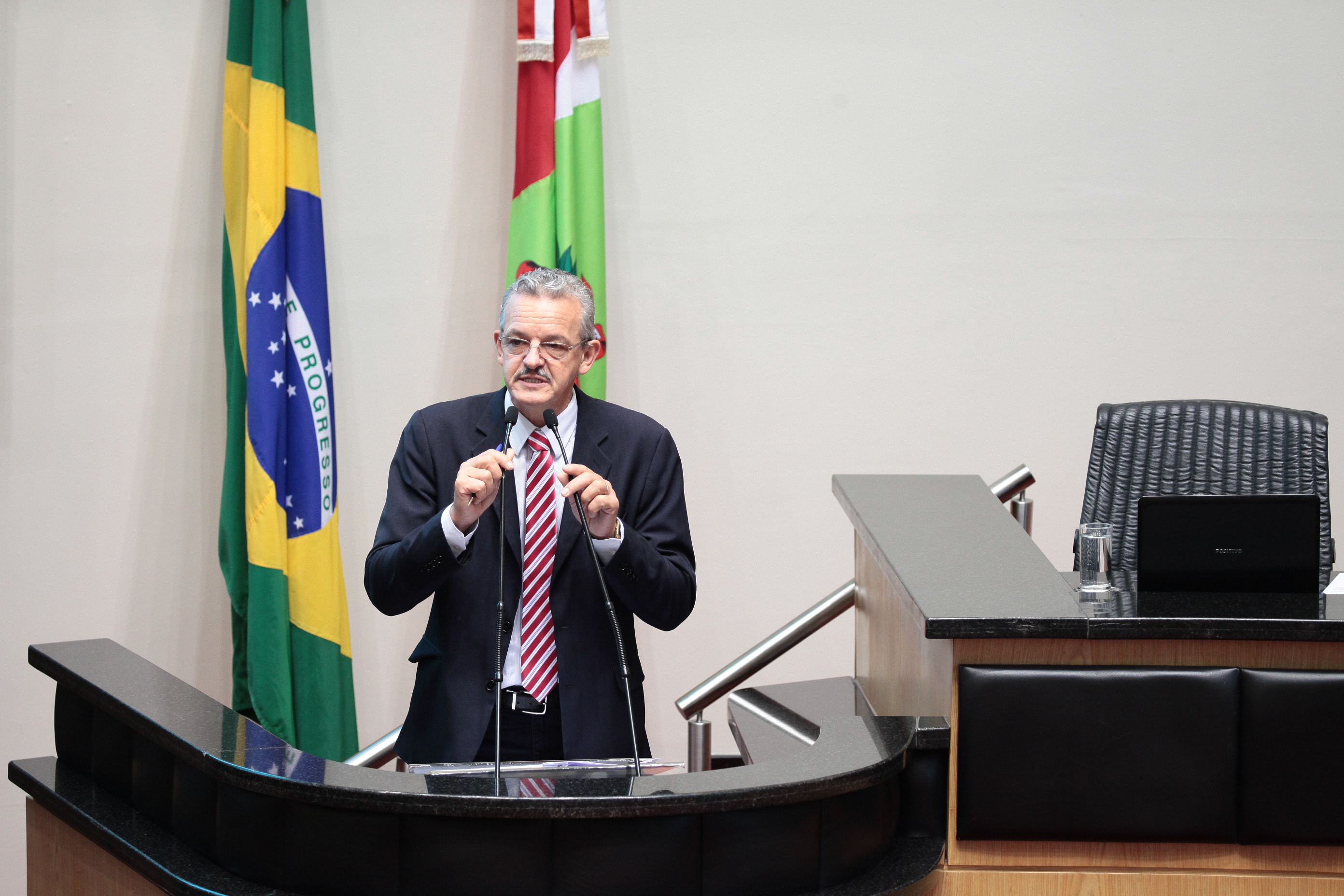 Deputado Dirceu Dresch (PT). Sessão Ordinária.