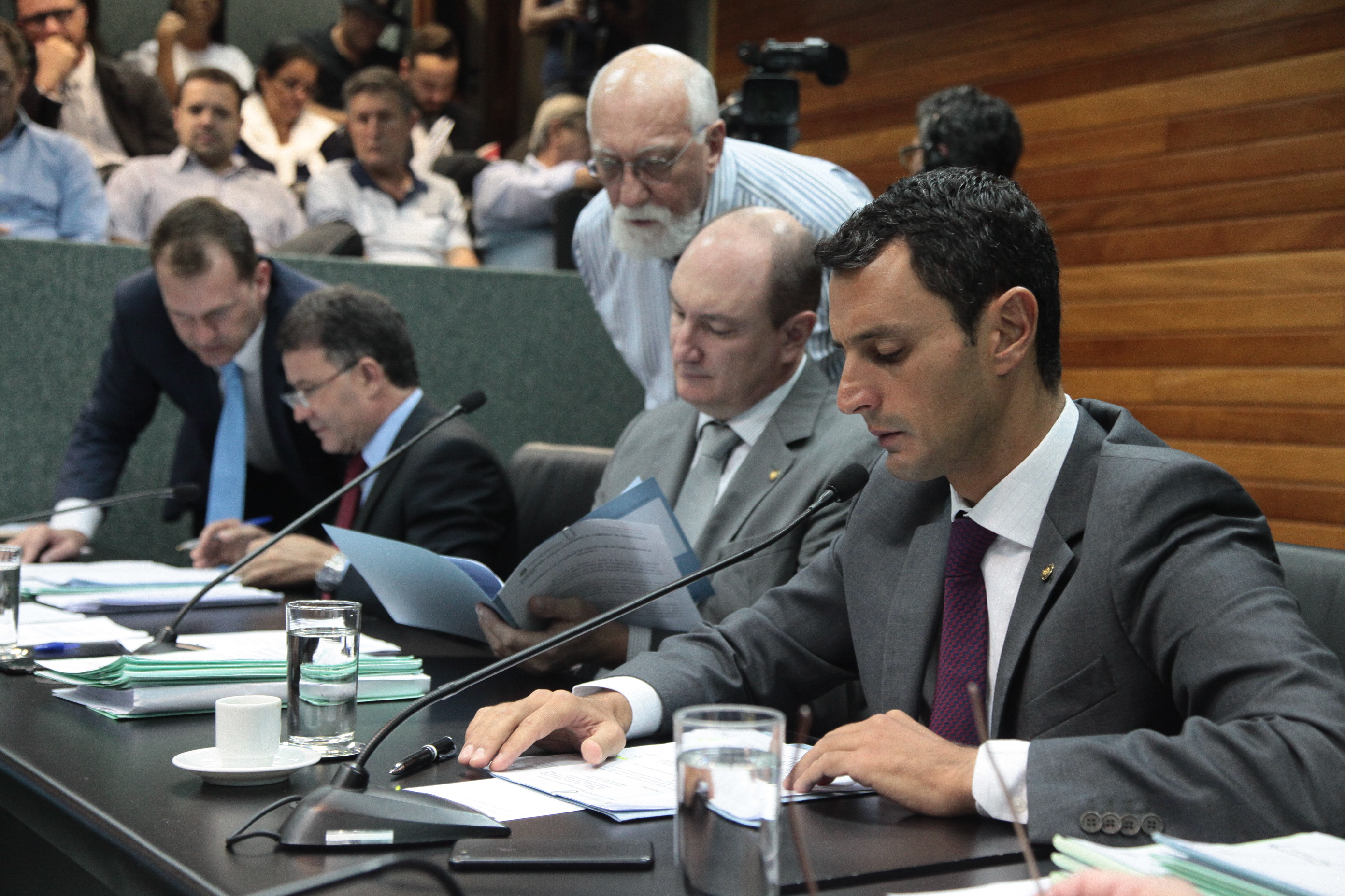 Comissão de Constituição e Justiça.