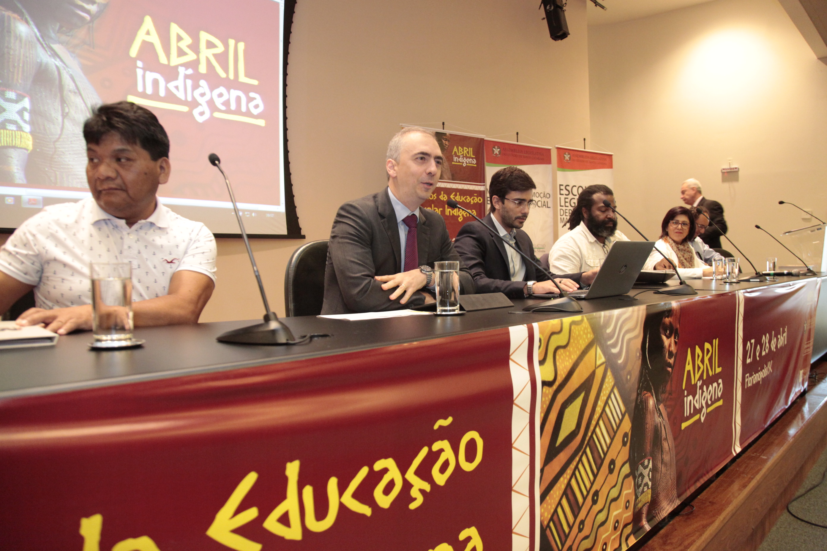 Seminário Regional: Desafios da Educação Escolar Indígena.
