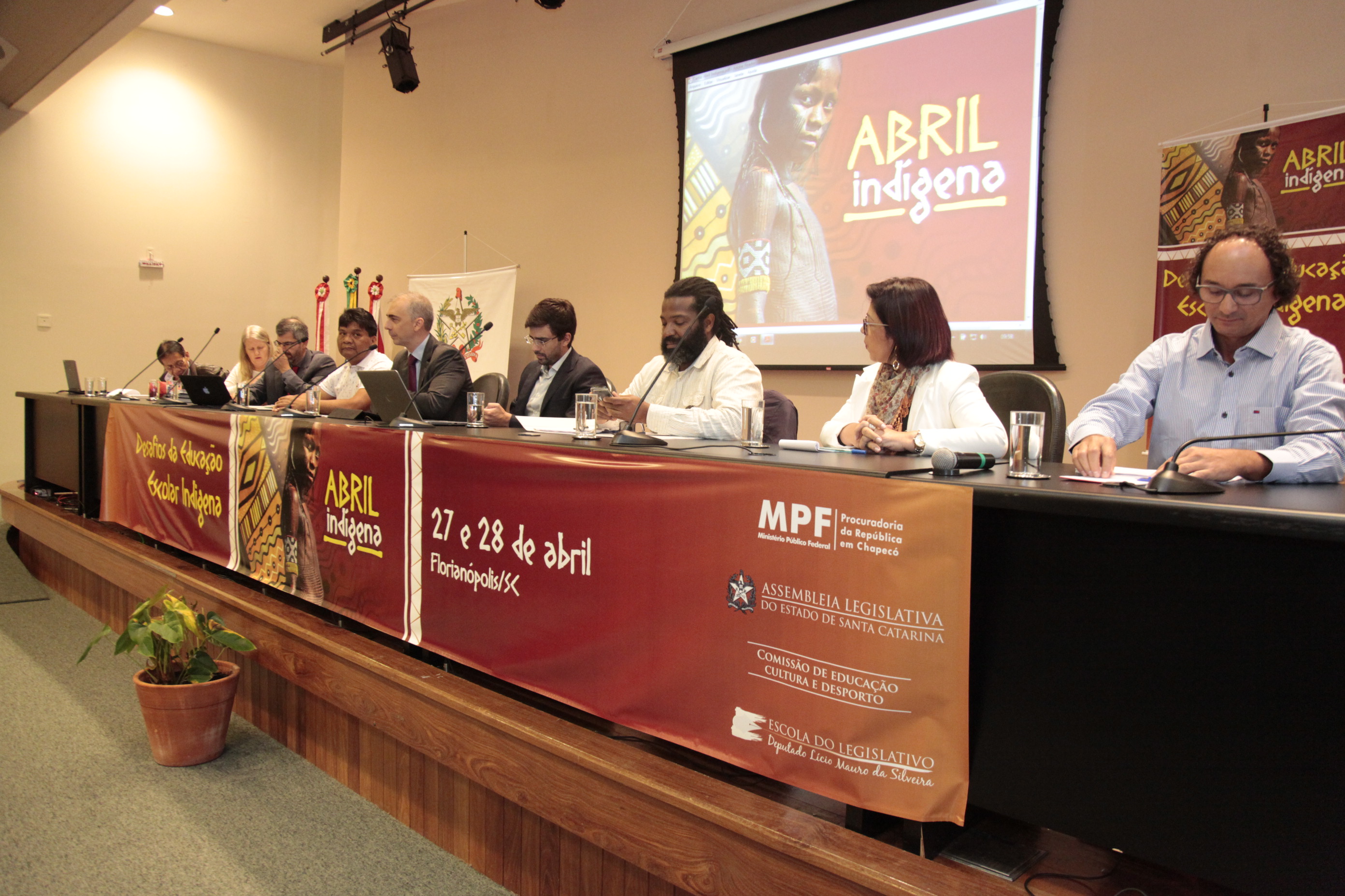 Seminário Regional: Desafios da Educação Escolar Indígena.