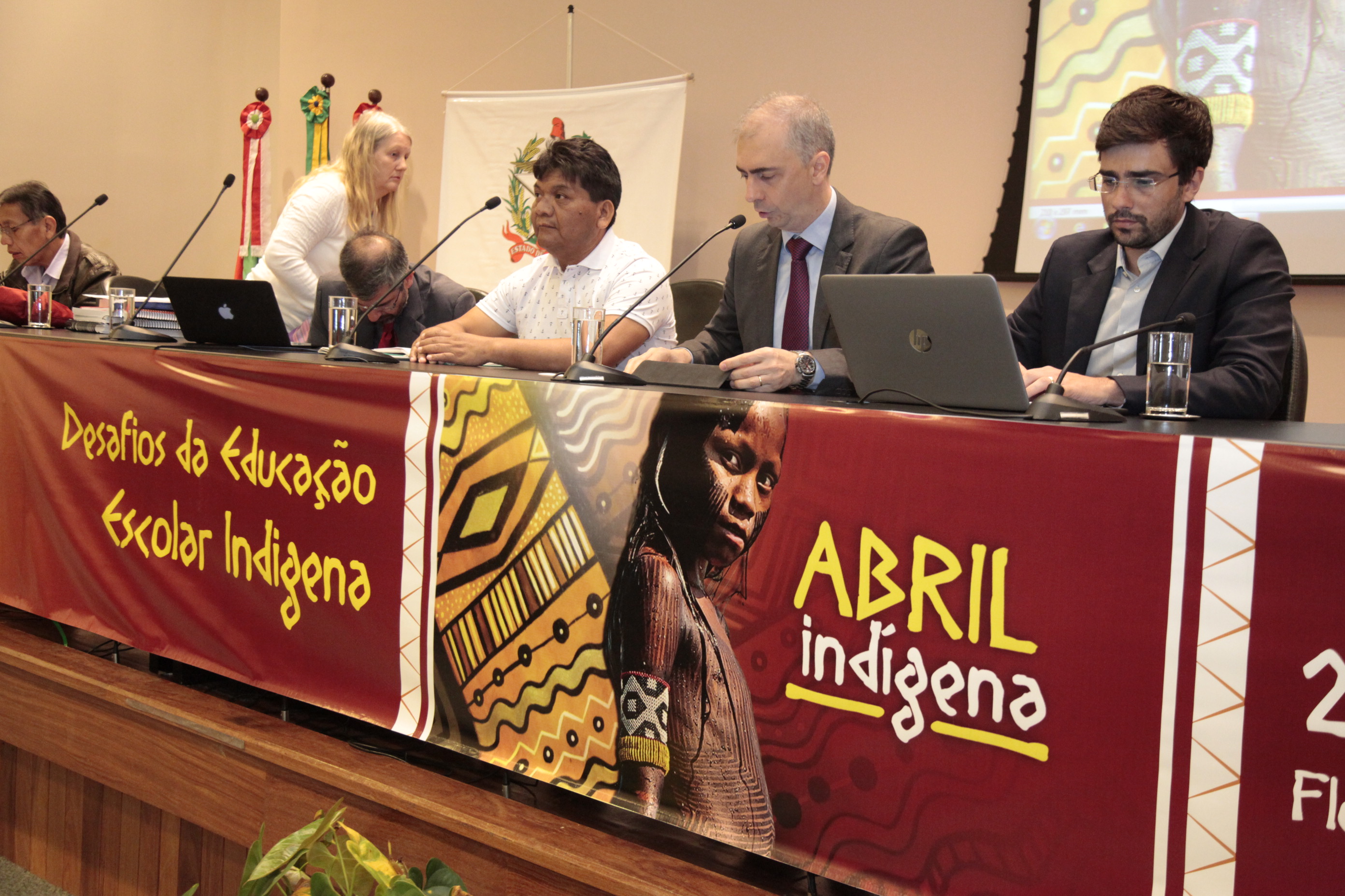 Seminário Regional: Desafios da Educação Escolar Indígena.