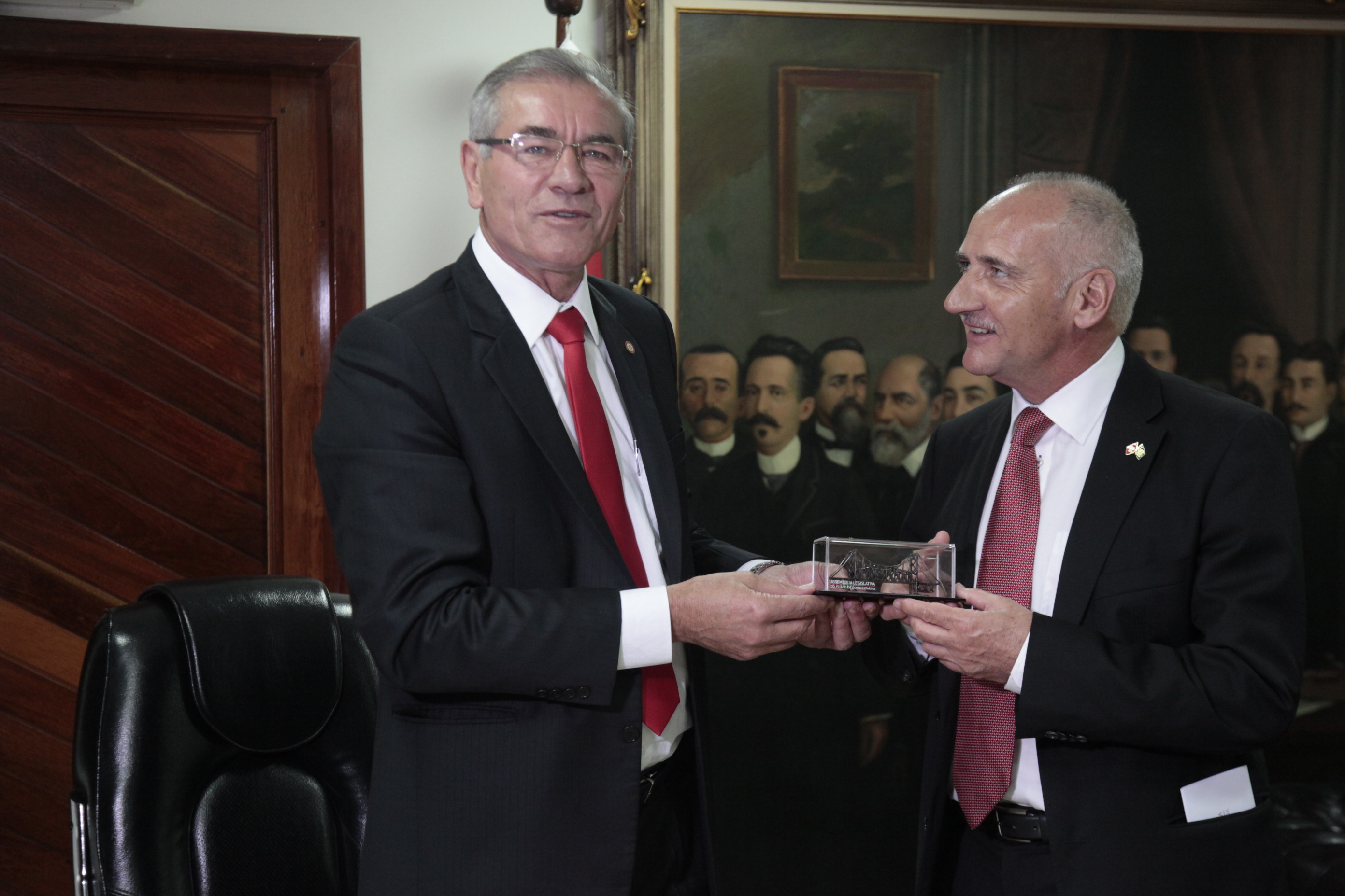 Presidente da Alesc Deputado Sílvio Dreveck recebe comitiva da Suíça.