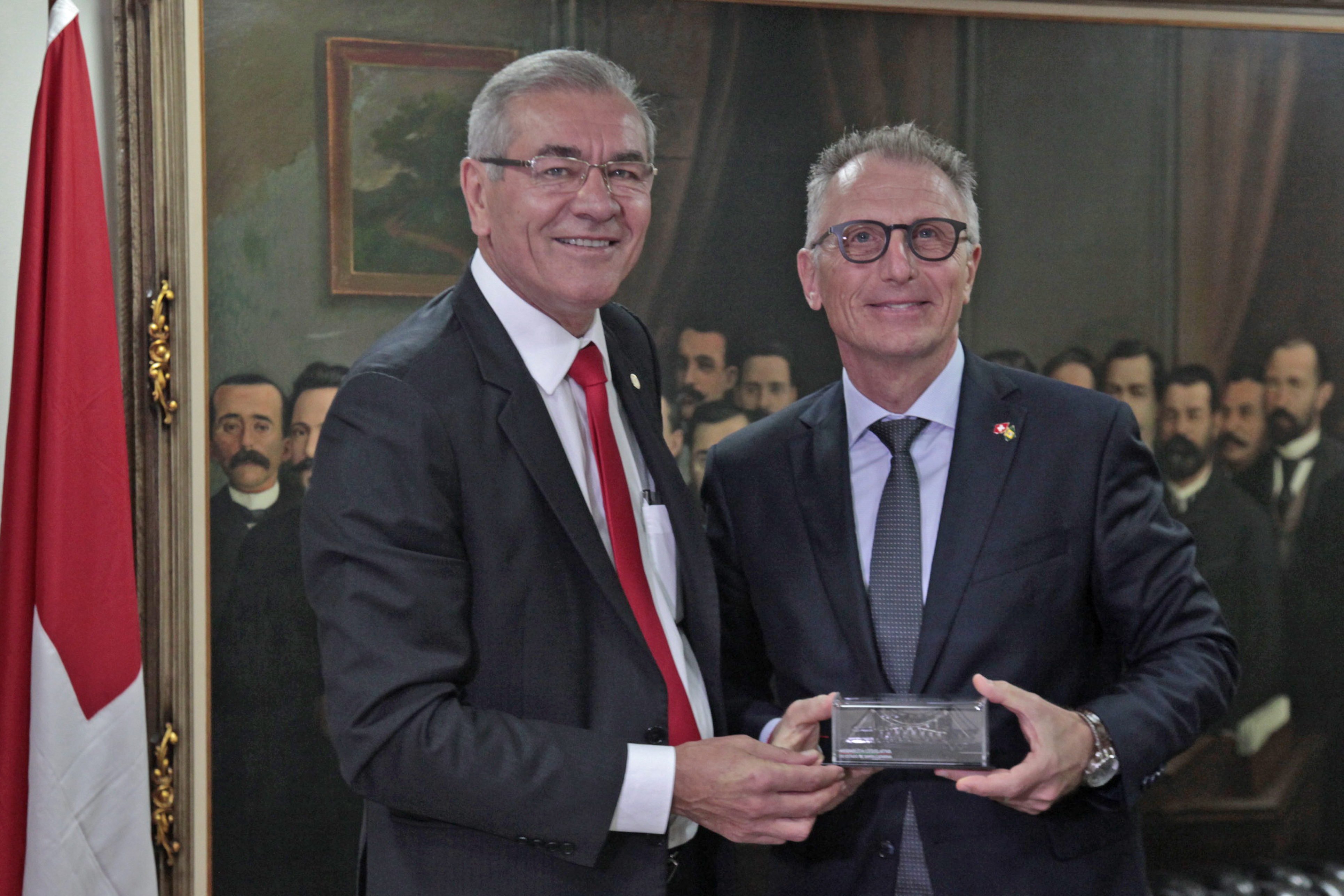 Presidente da Alesc Deputado Sílvio Dreveck recebe comitiva da Suíça.