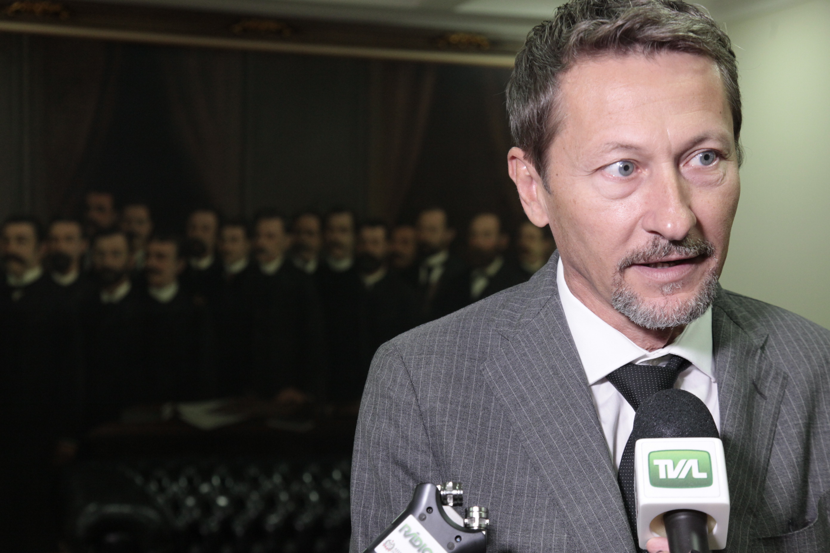 Presidente da Alesc Deputado Sílvio Dreveck recebe comitiva da Suíça.