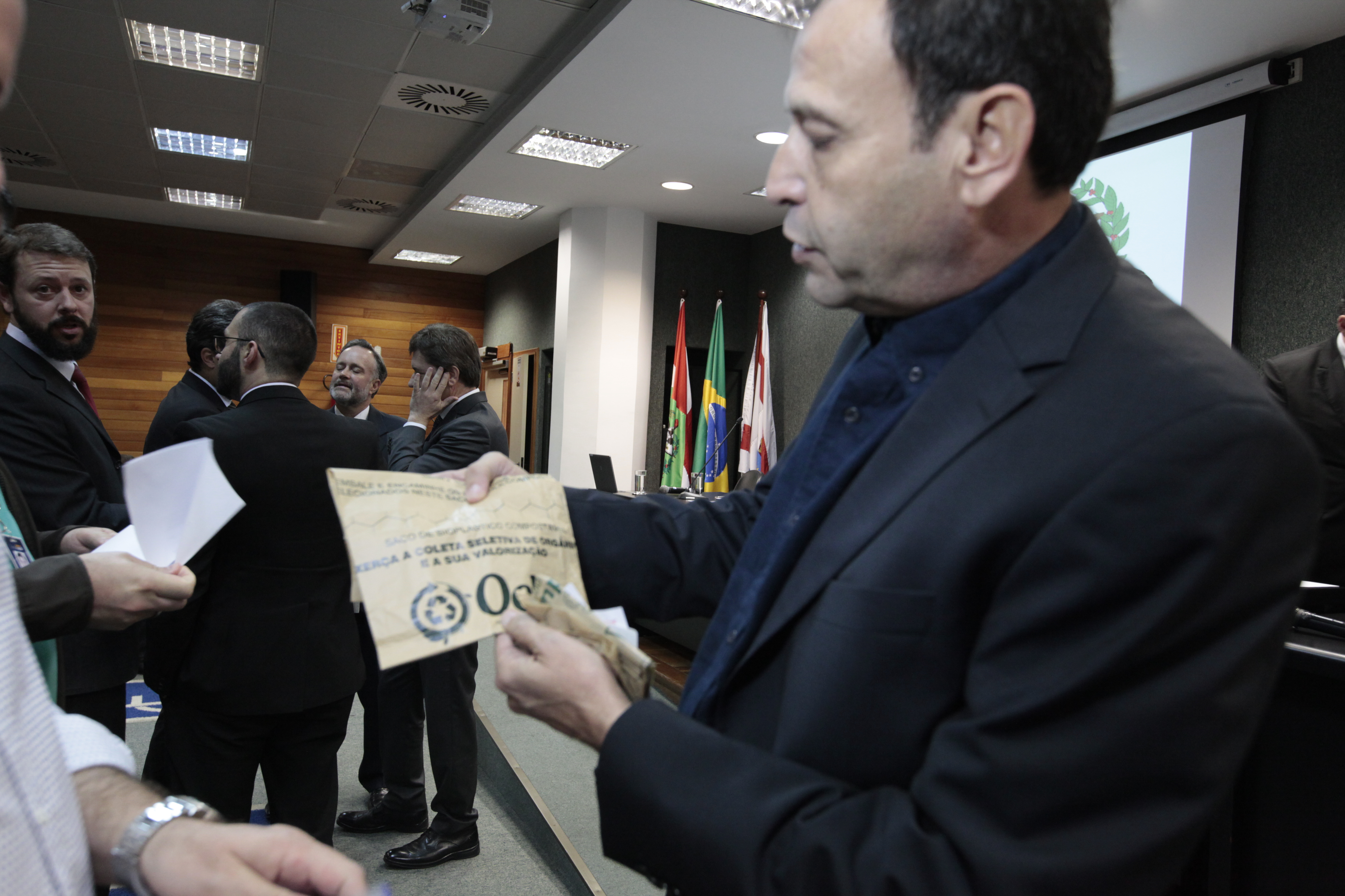 Audiência Pública - PL 0238 que Trata do Uso de Sacolas Plásticas.