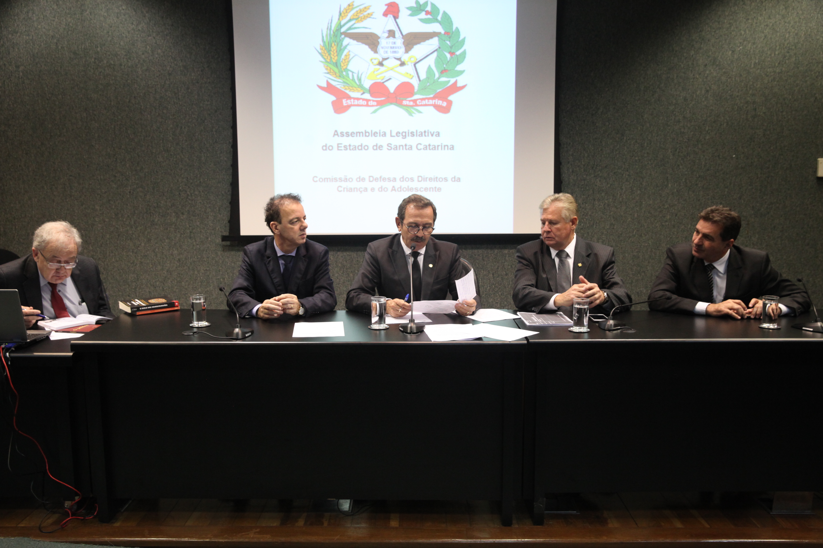Reunião da Comissão de Defesa dos Direitos da Criança e do Adolescente.
