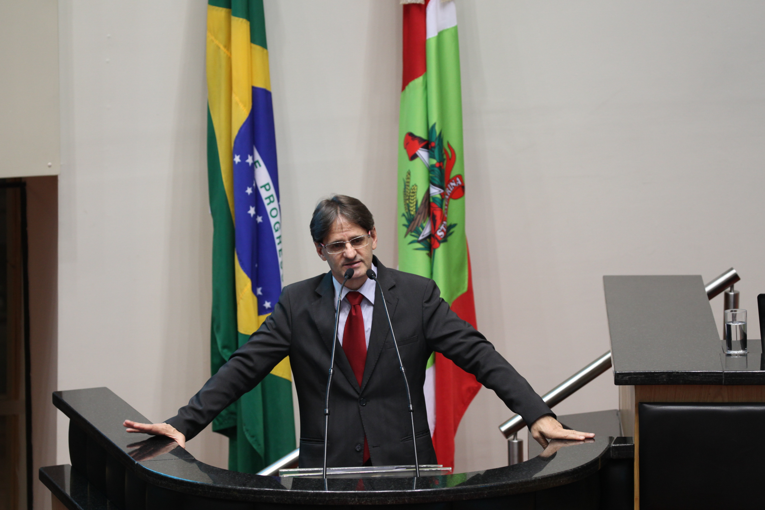 Deputado Neodi Saretta. Sessão Ordinária. Foto: Karina Ferreira