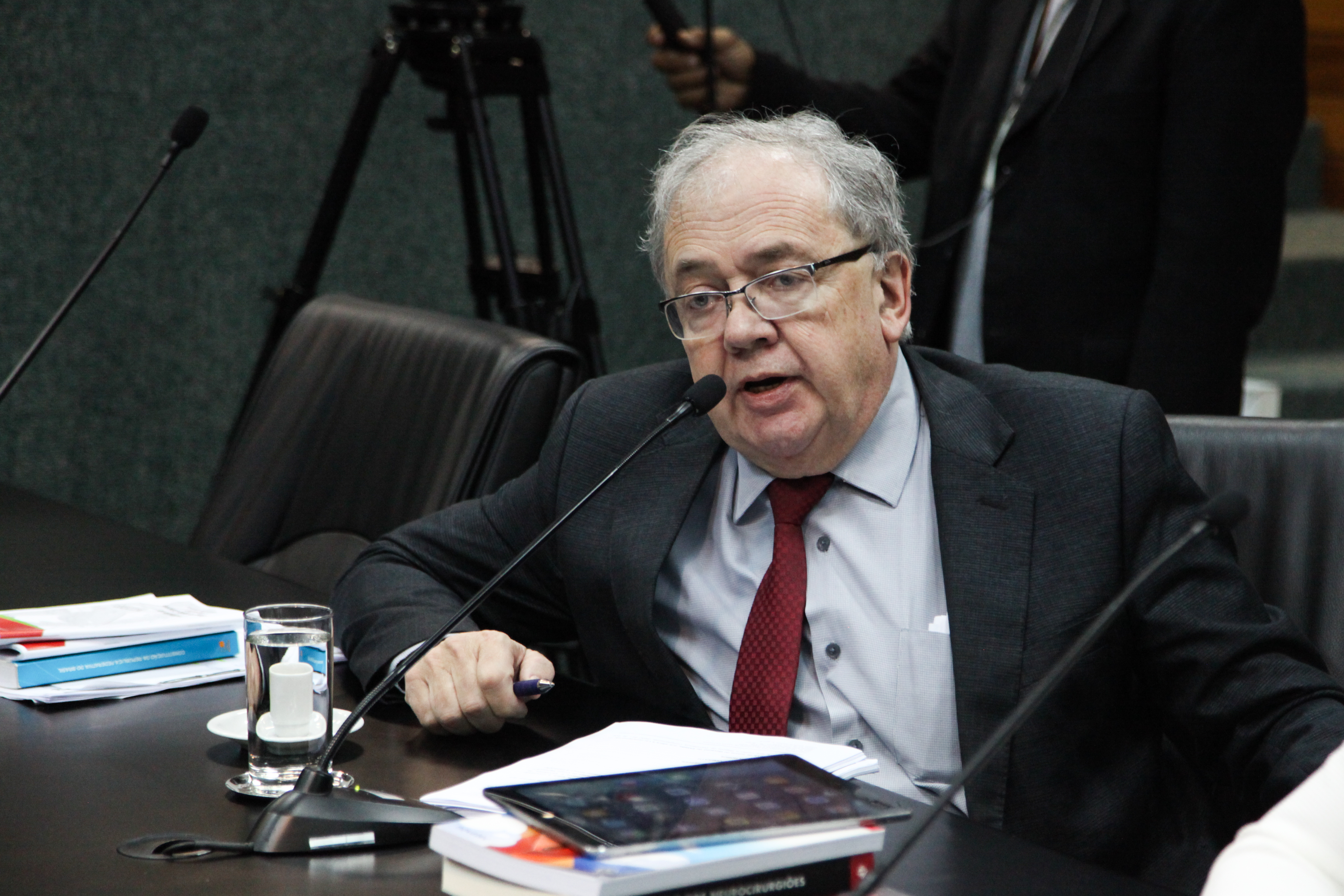 Deputado Fernando Coruja (PMDB). Comissão de Finanças e Tributação.