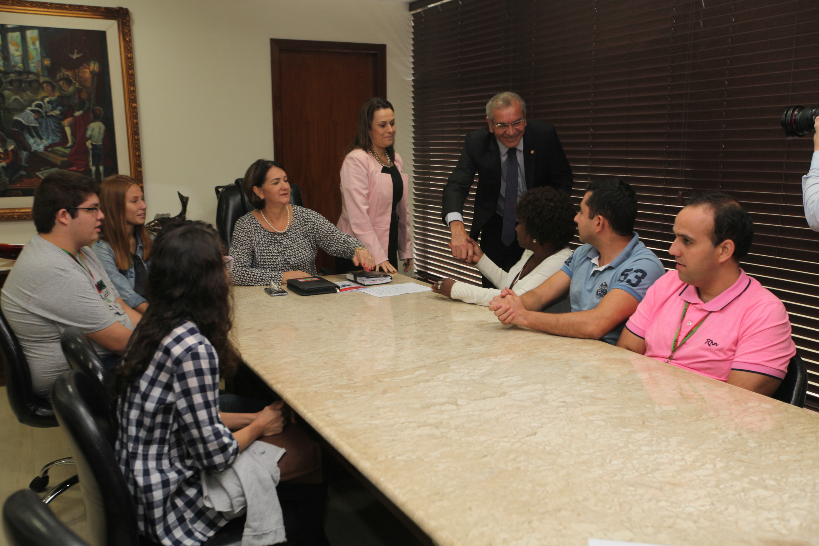Presidente da Alesc Deputado Sílvio Dreveck recebe os novos estagiários do Programa Alesc Inclusiva.