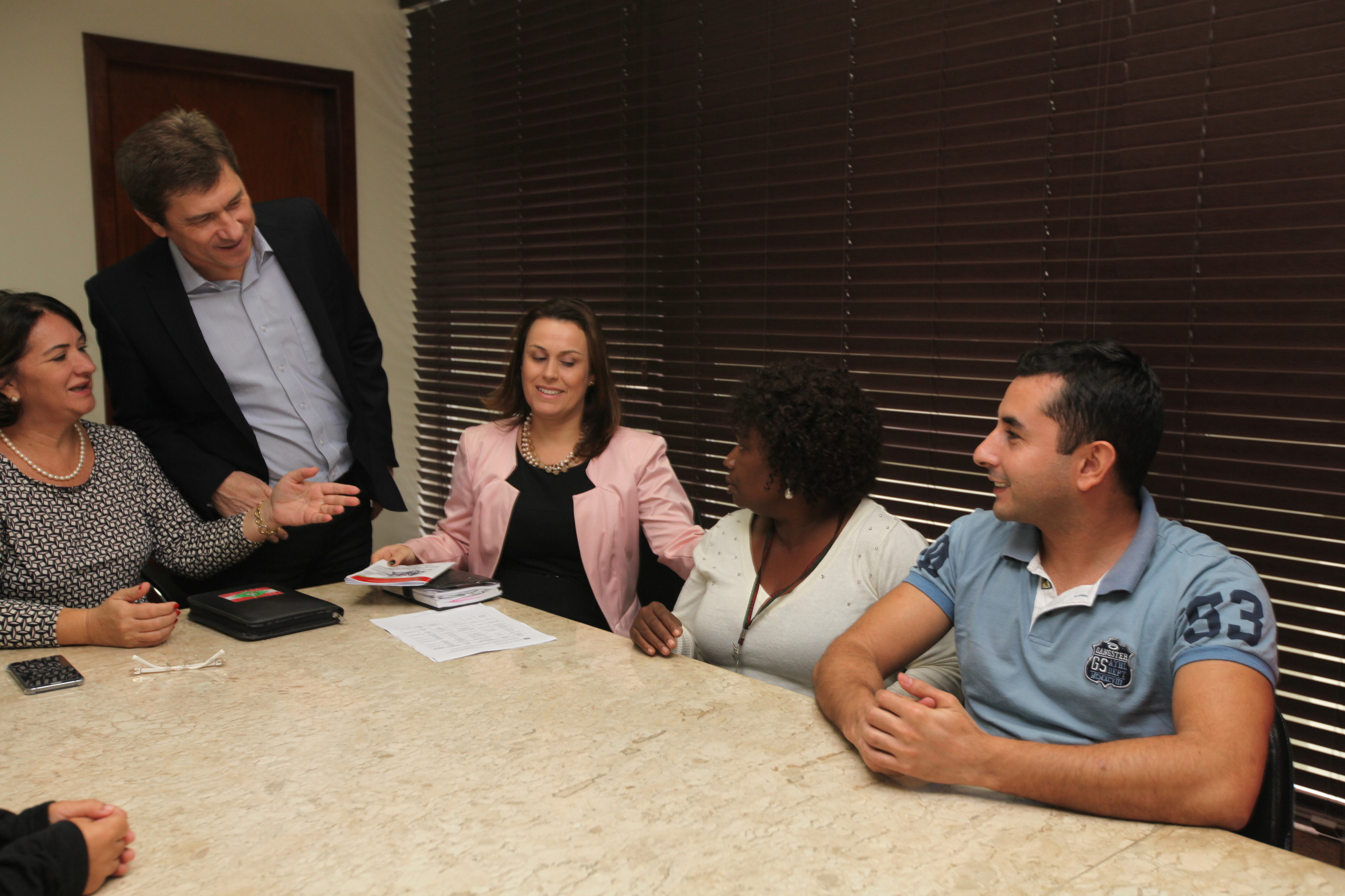 Presidente da Alesc Deputado Sílvio Dreveck recebe os novos estagiários do Programa Alesc Inclusiva.