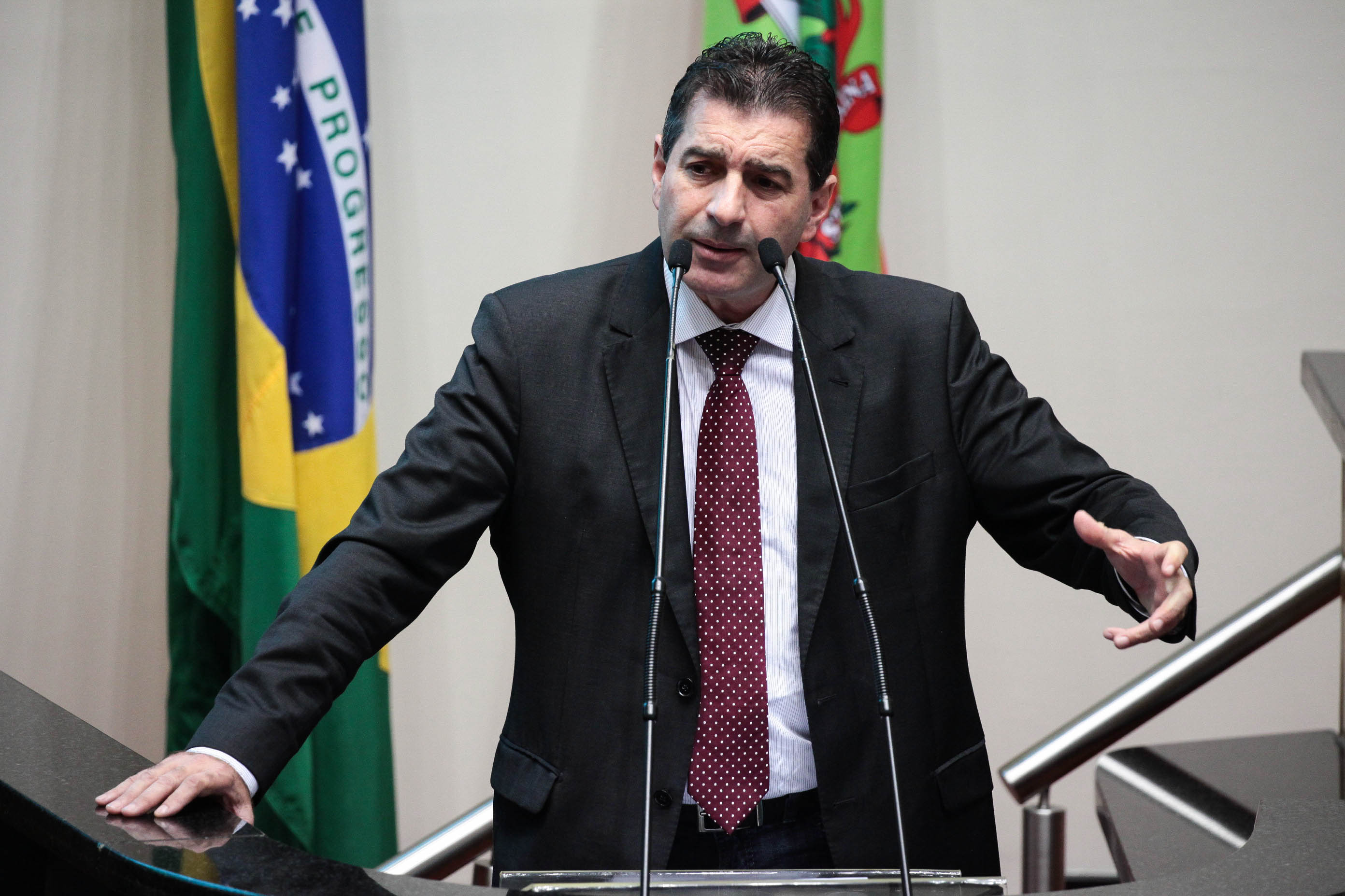Deputado Valdir Cobalchini (PMDB). Sessão Ordinária. Foto: Vitor Shimomura  / Agência AL