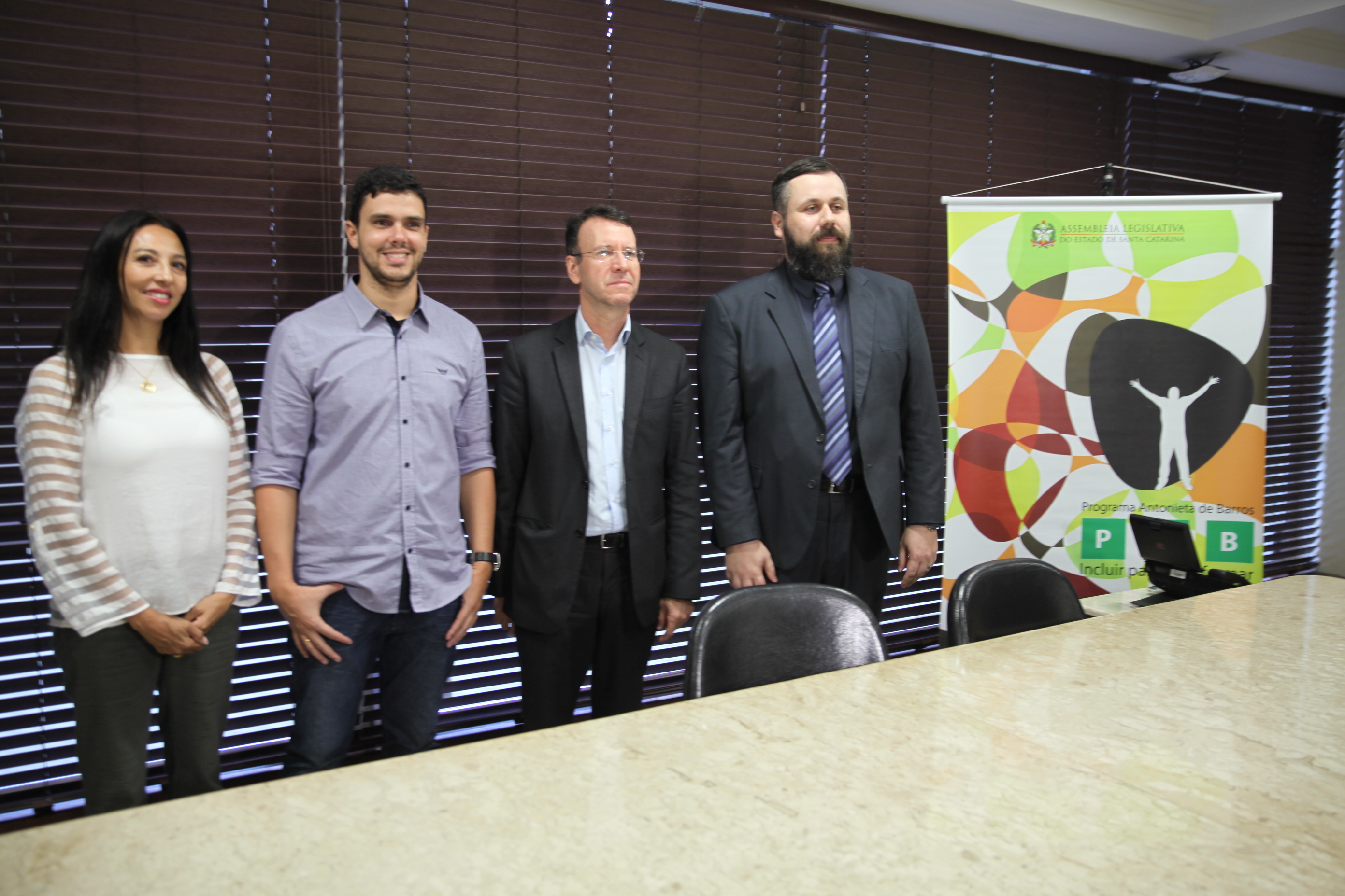 Assinatura de convênio entre CESUSC e ALESC. Foto: Miriam Zomer