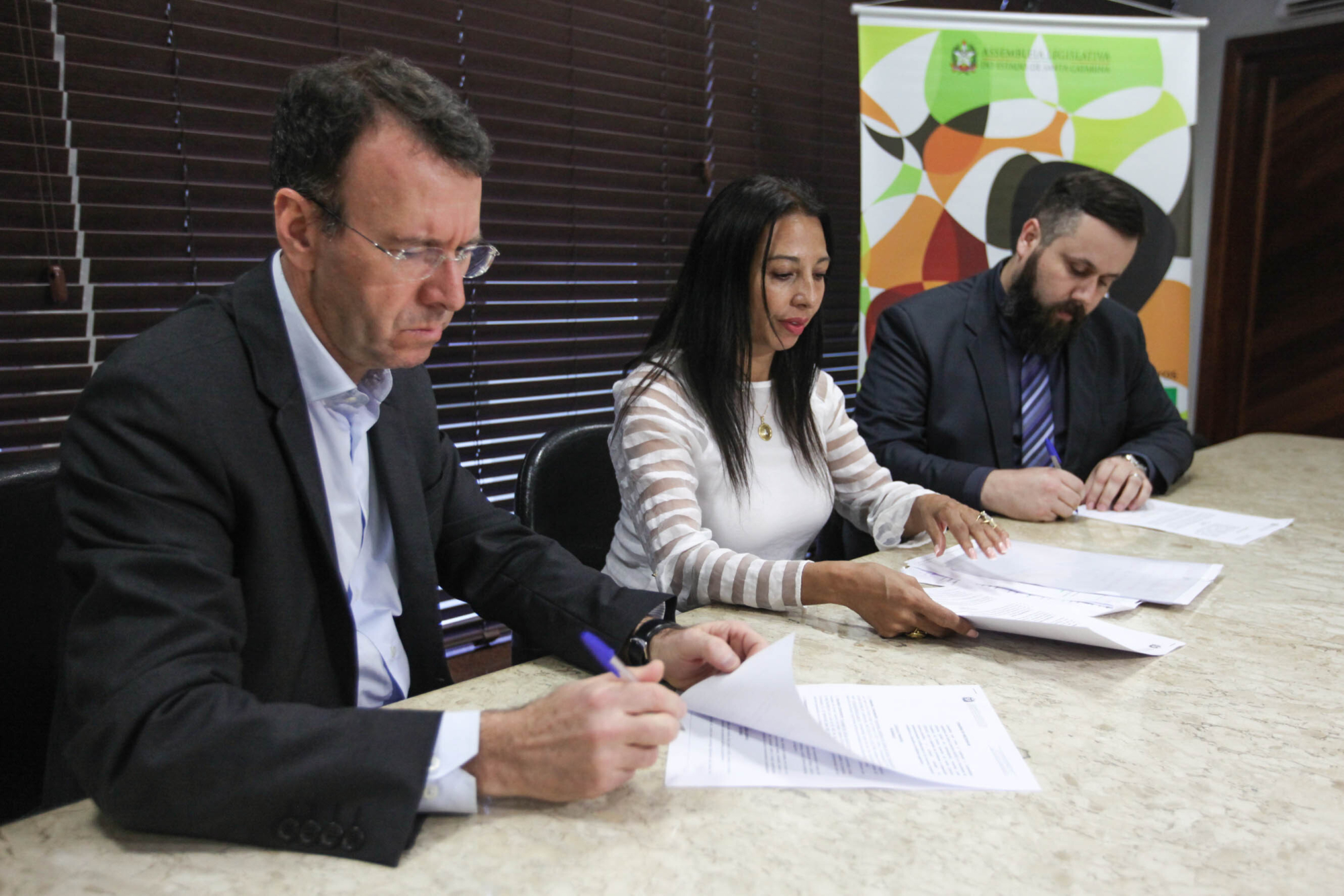 Assembleia e Cesusc firmam convênio para bolsas de estudo a egressos do PAB