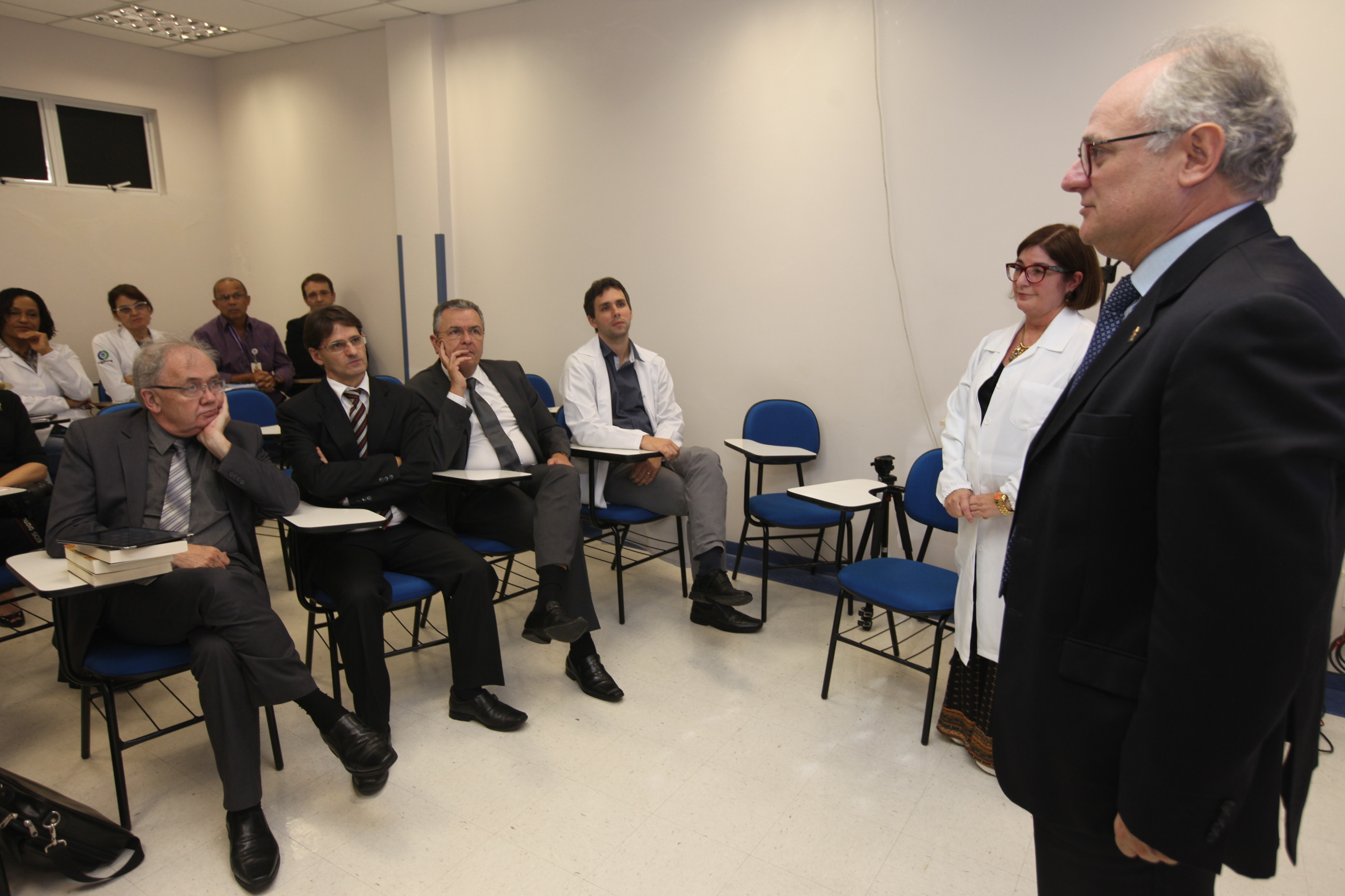 Deputados vistoriam obras no Cepon.