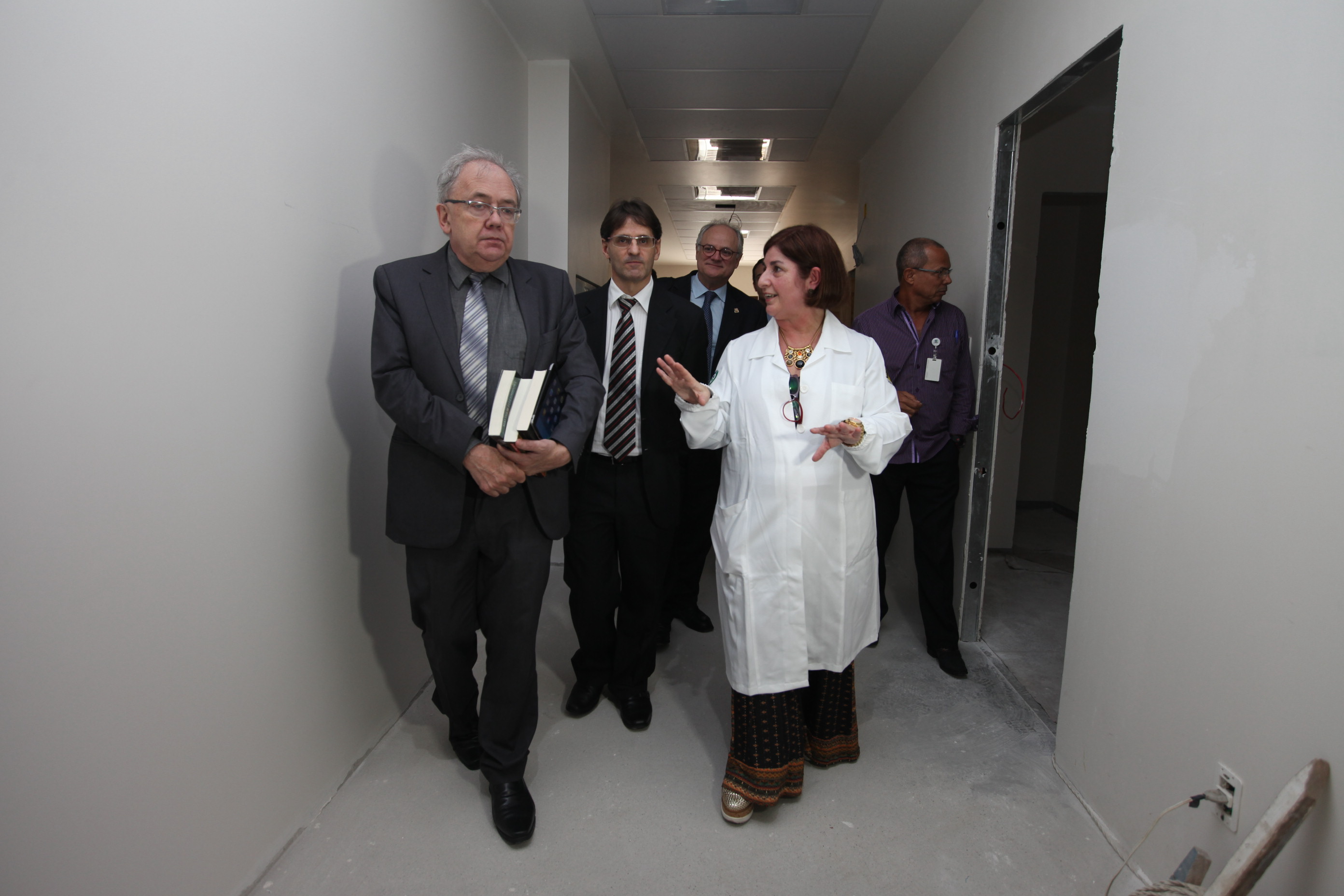 Deputados vistoriam obras no Cepon.