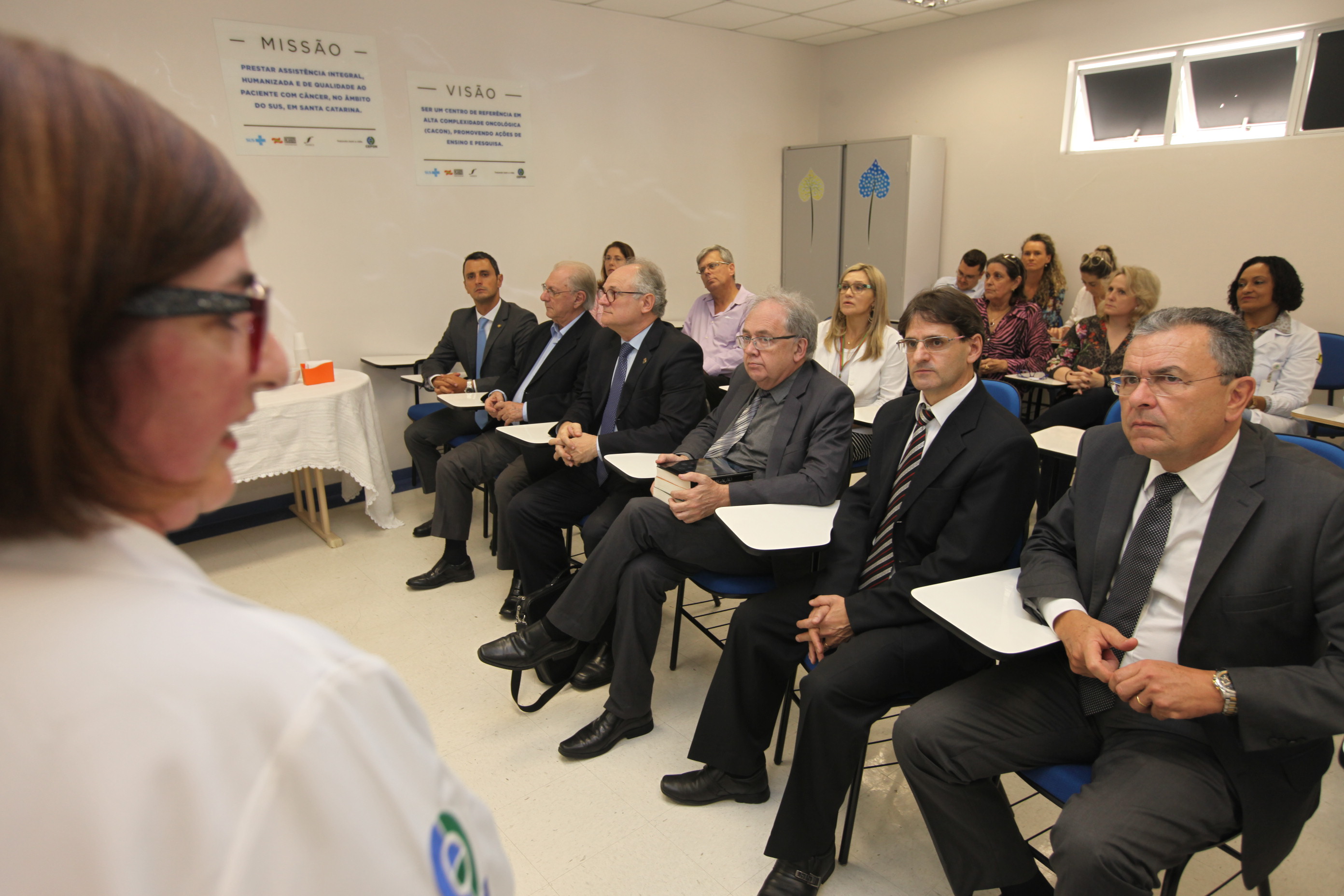 Deputados vistoriam obras no Cepon.