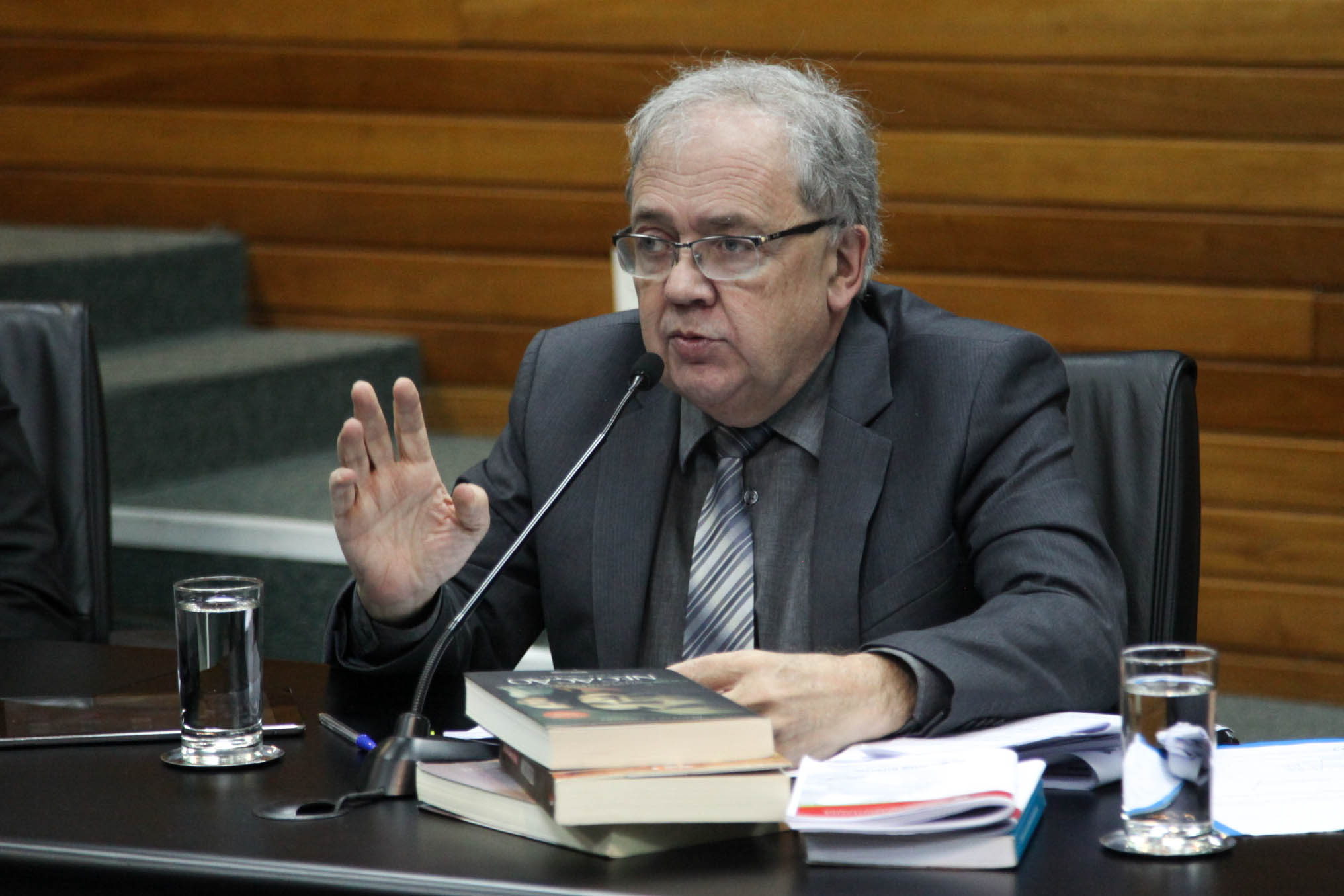 Deputado Fernando Coruja (PMDB). Comissão de Finanças e Tributação.