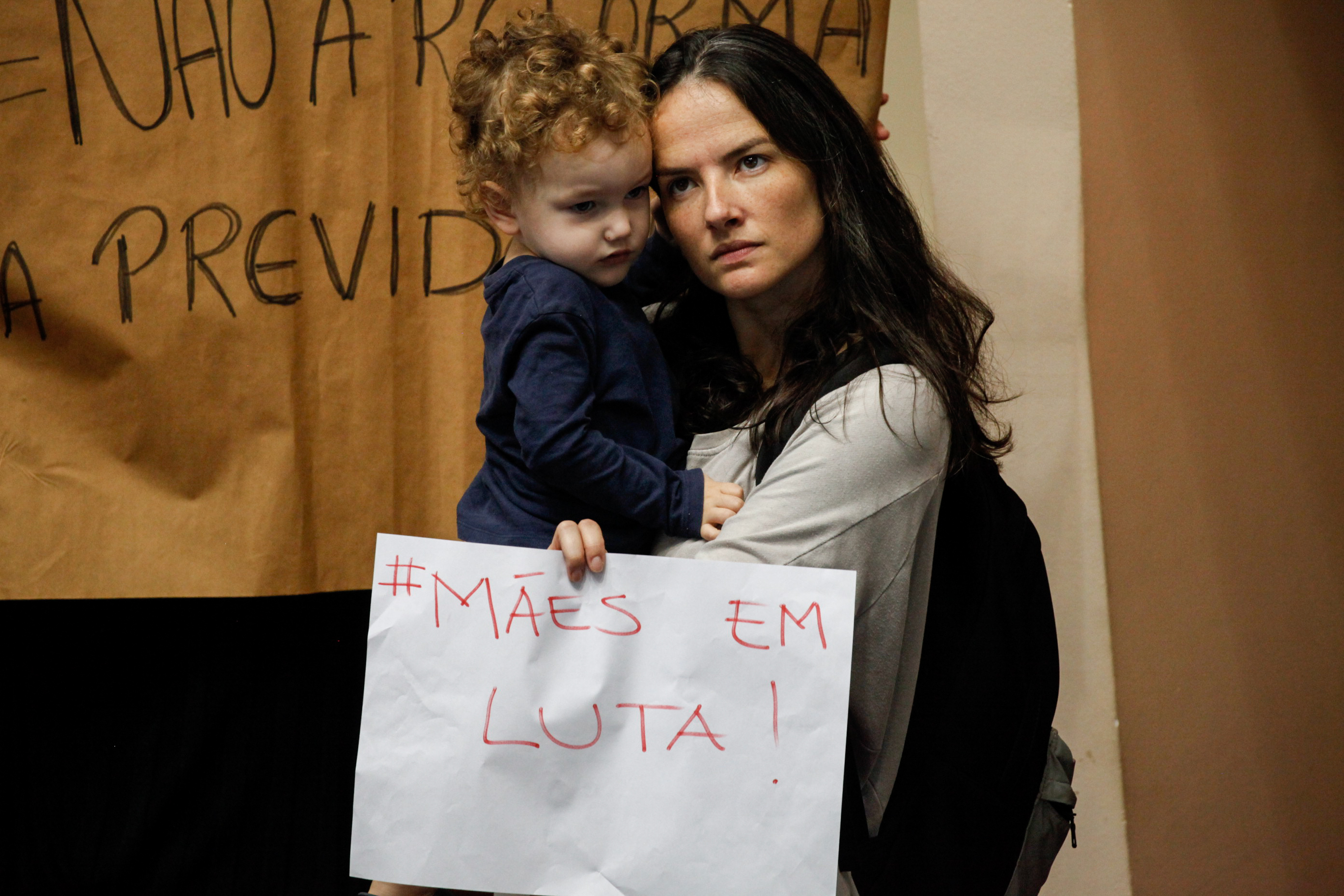 Coletivos de Mulheres Apresentam Manifesto (Mãenifesto) no Plenário da Alesc