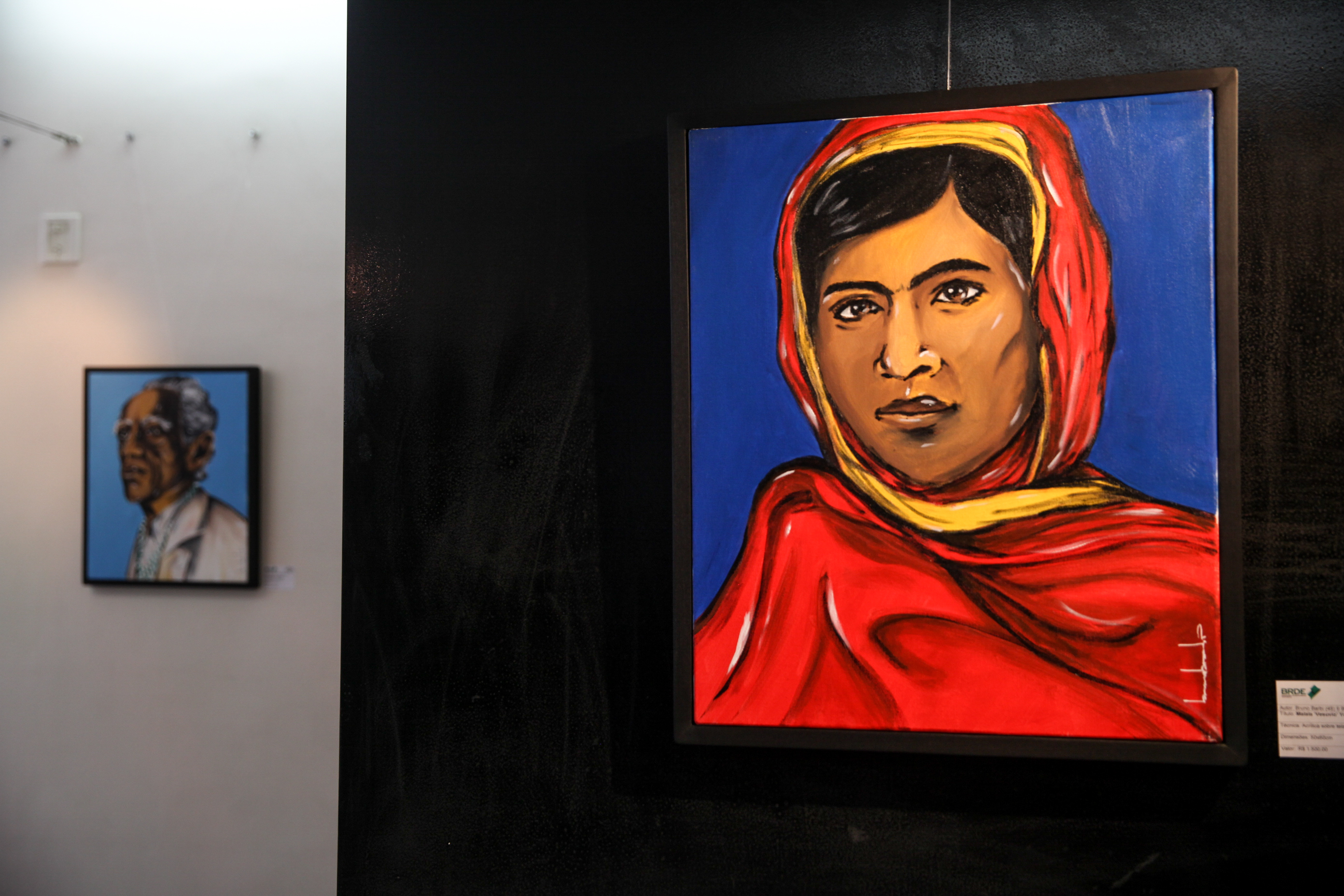 Exposição REVIDA no espaço BRDE.