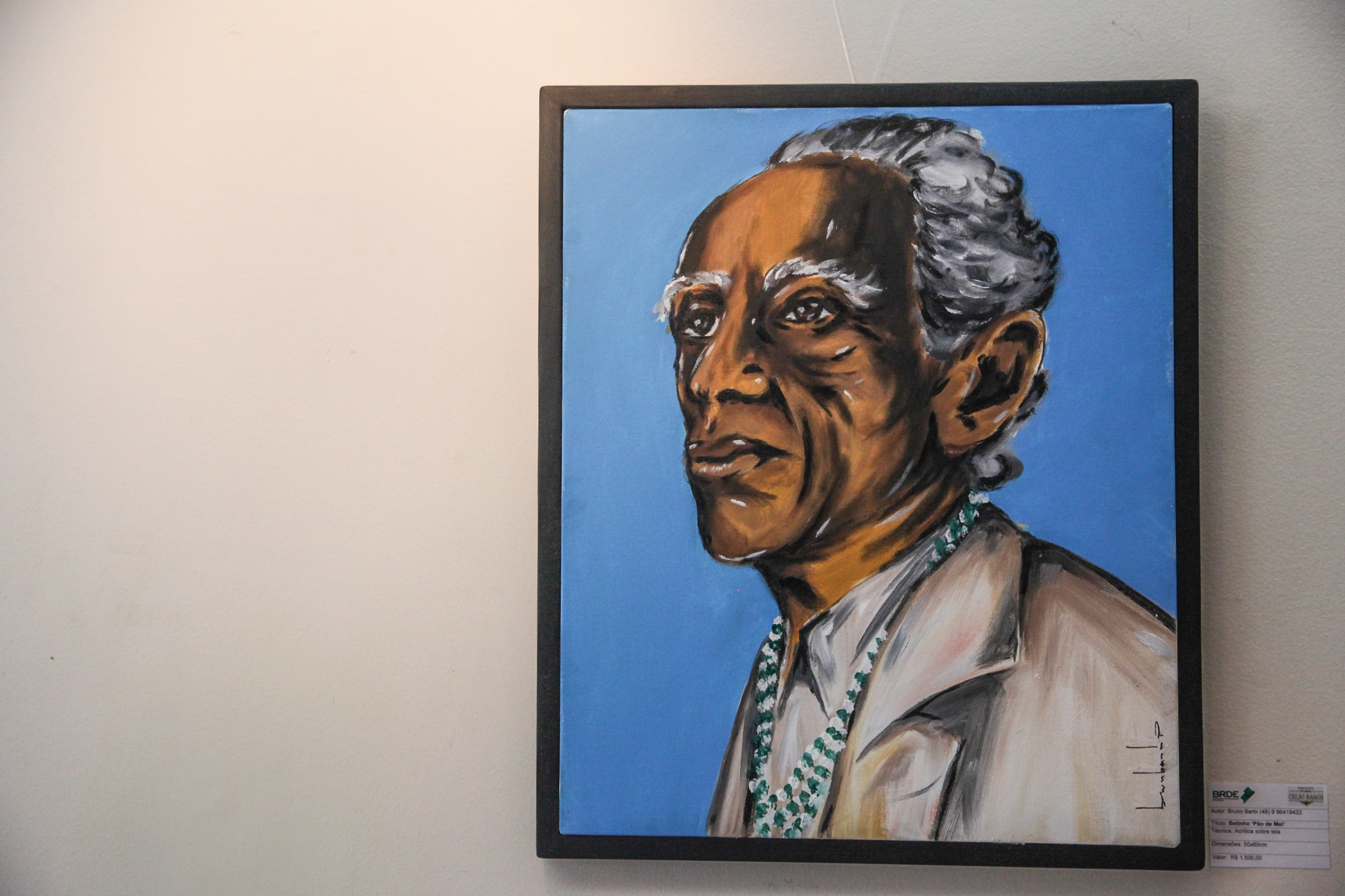 Exposição REVIDA no espaço BRDE.