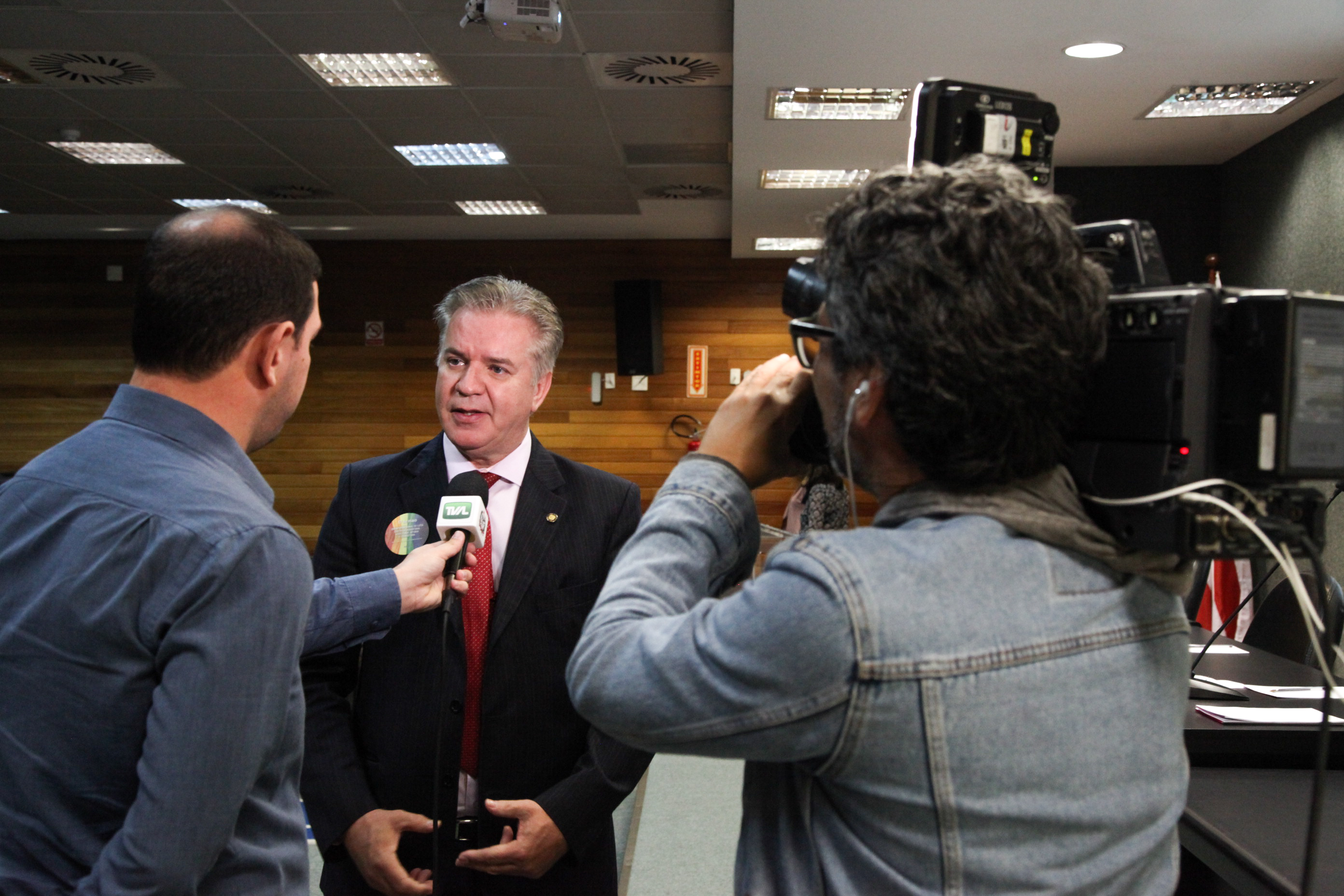 Deputado Cesar Valduga (PCdoB). Comissão dos Direitos Humanos Promove Audiência Pública Sobre Dia Internacional Contra LGBTfobia