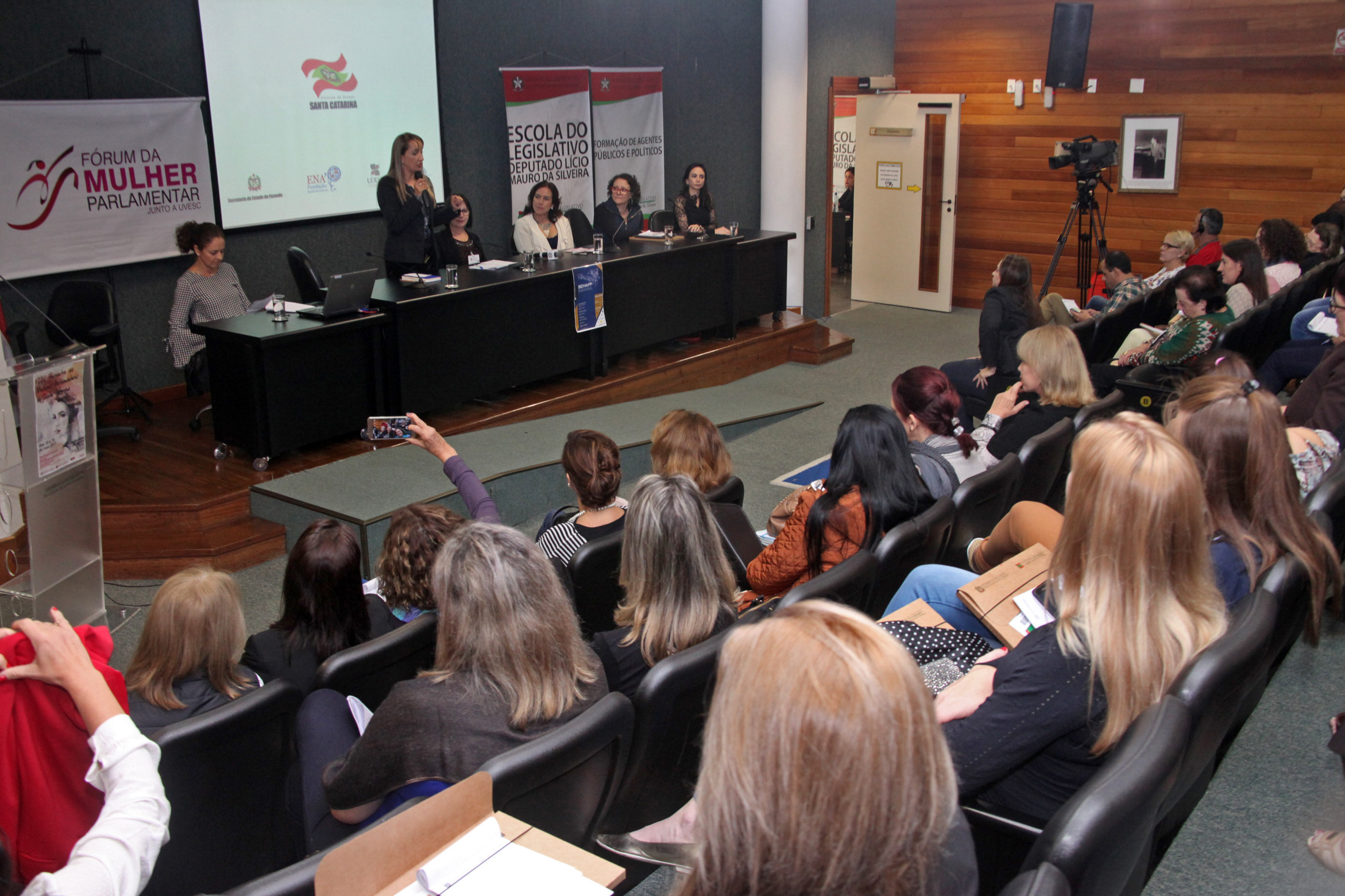 VIII Encontro de Mulheres Parlamentares. Foto: Fábio Queiroz / Agência AL