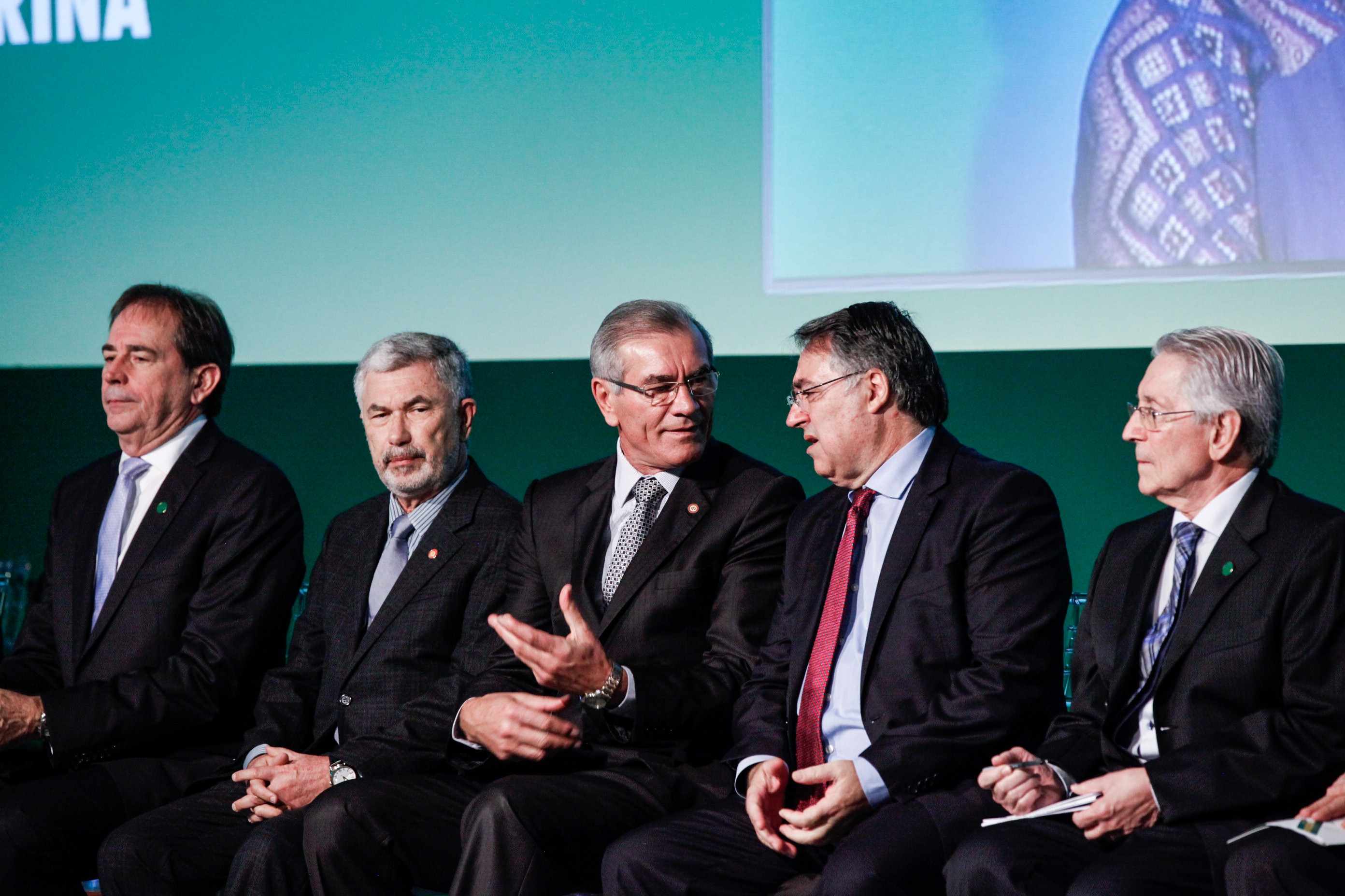 FIESC entrega Ordem do Mérito Industrial e Mérito Sindical