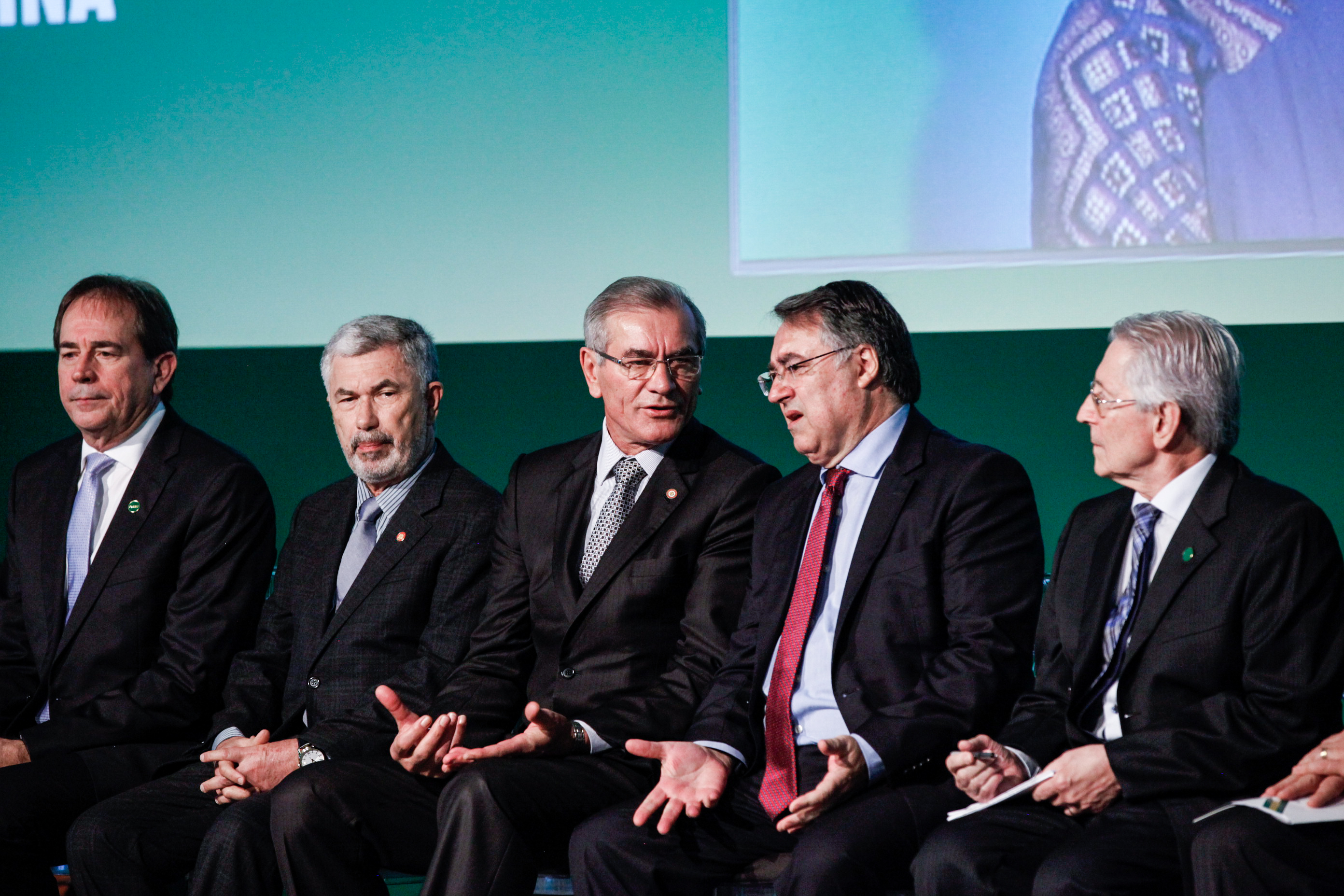 FIESC entrega Ordem do Mérito Industrial e Mérito Sindical