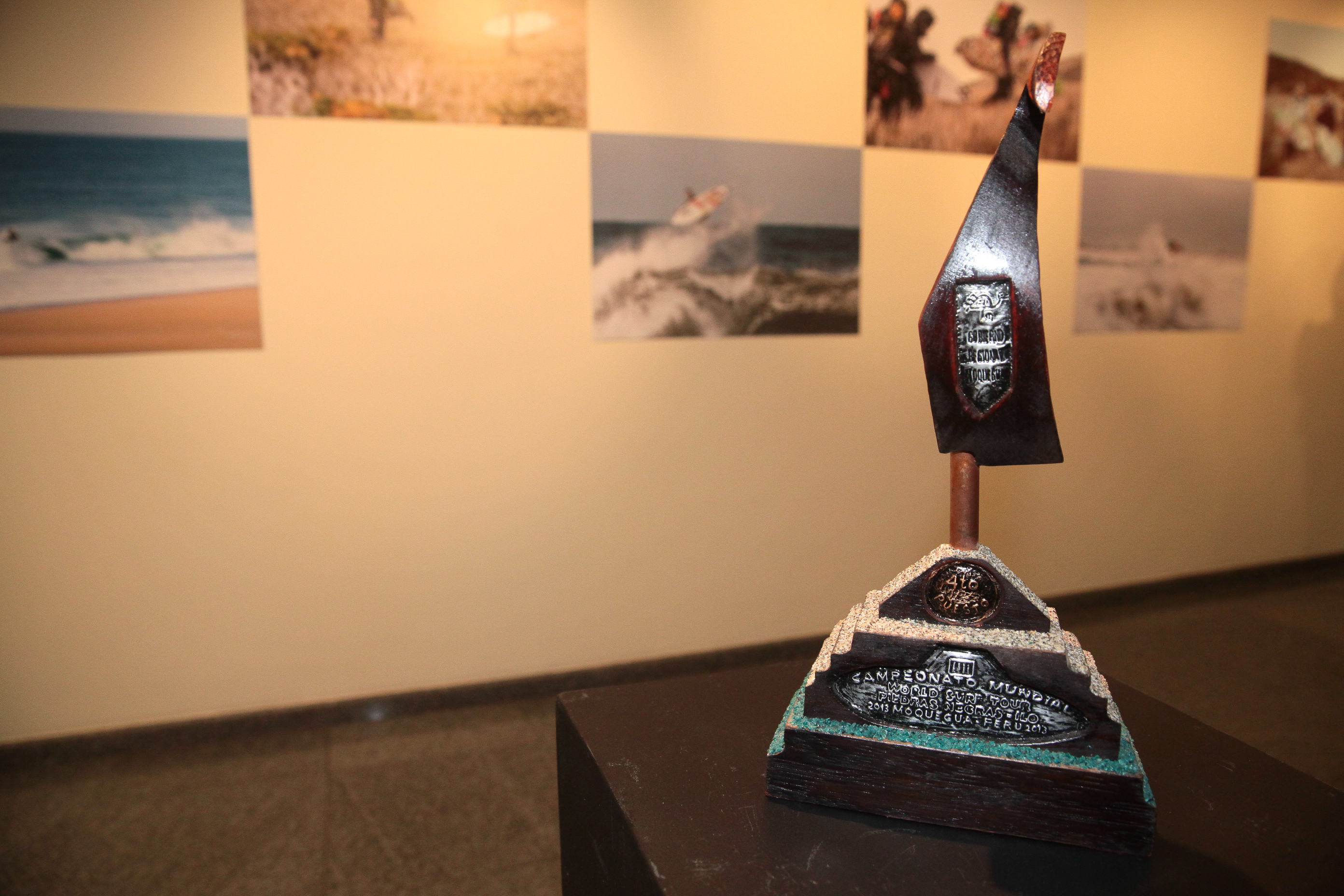Exposição sobre o surfista Ricardinho.