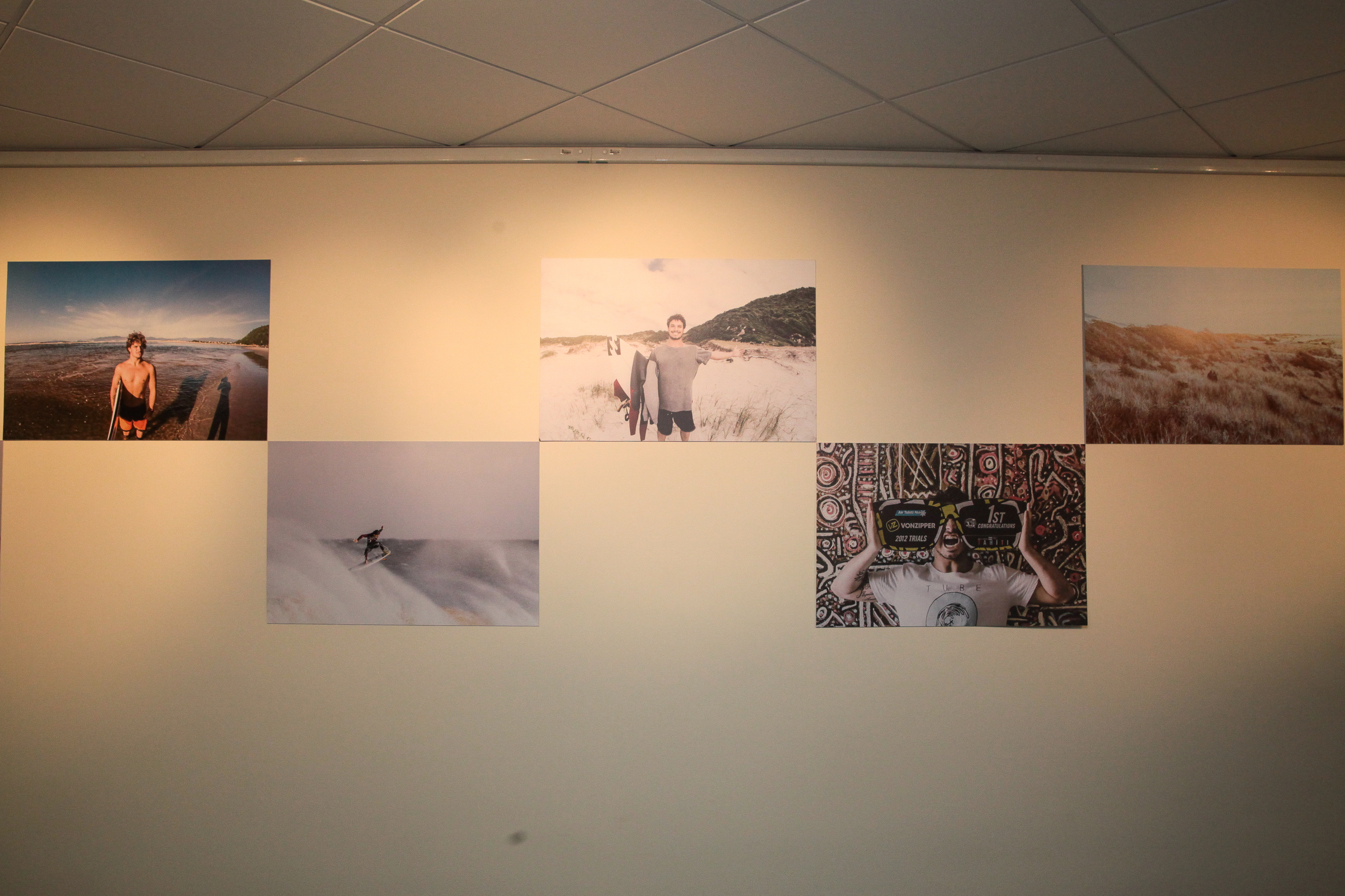 Exposição sobre o surfista Ricardinho.