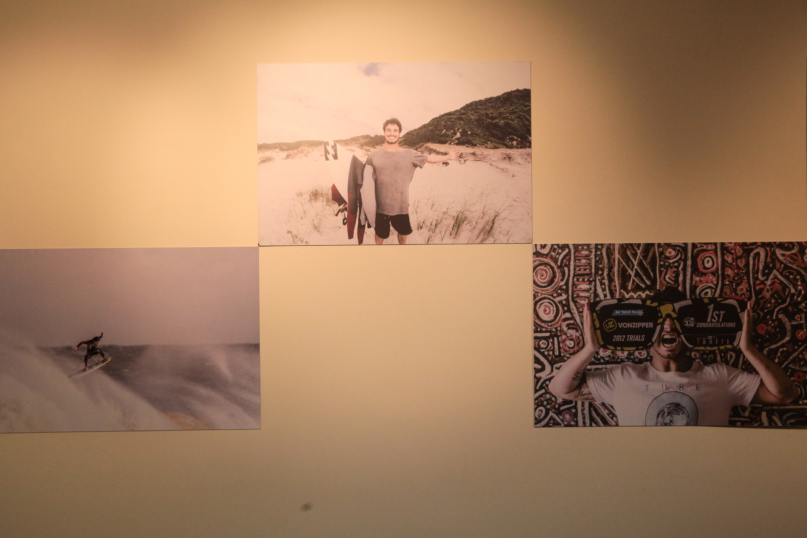 Exposição sobre o surfista Ricardinho.
