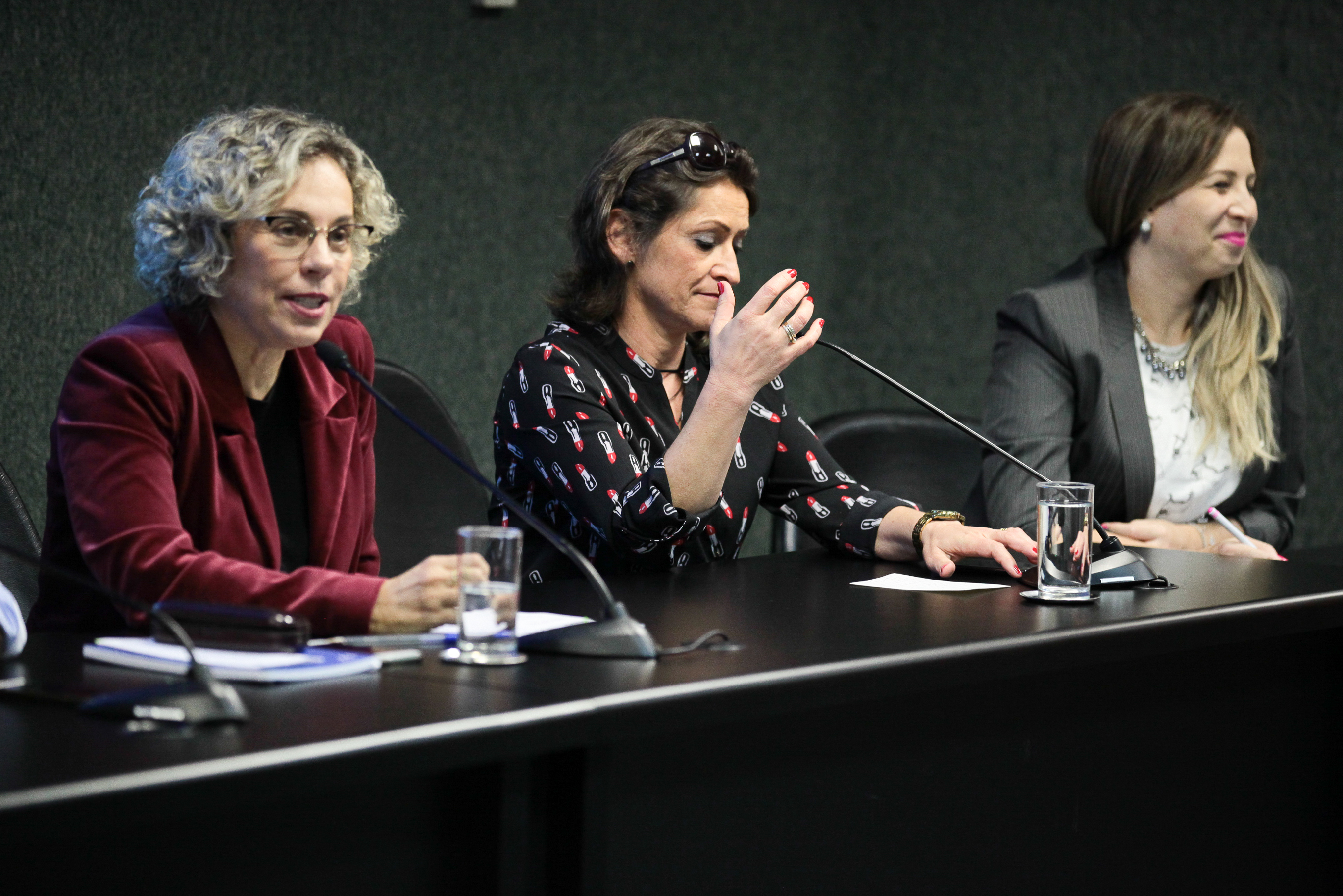 Debate sobre o Impacto da reforma da Previdência para os profissionais de enfermagem e saúde.  Deputada Ana Paula Lima (PT)