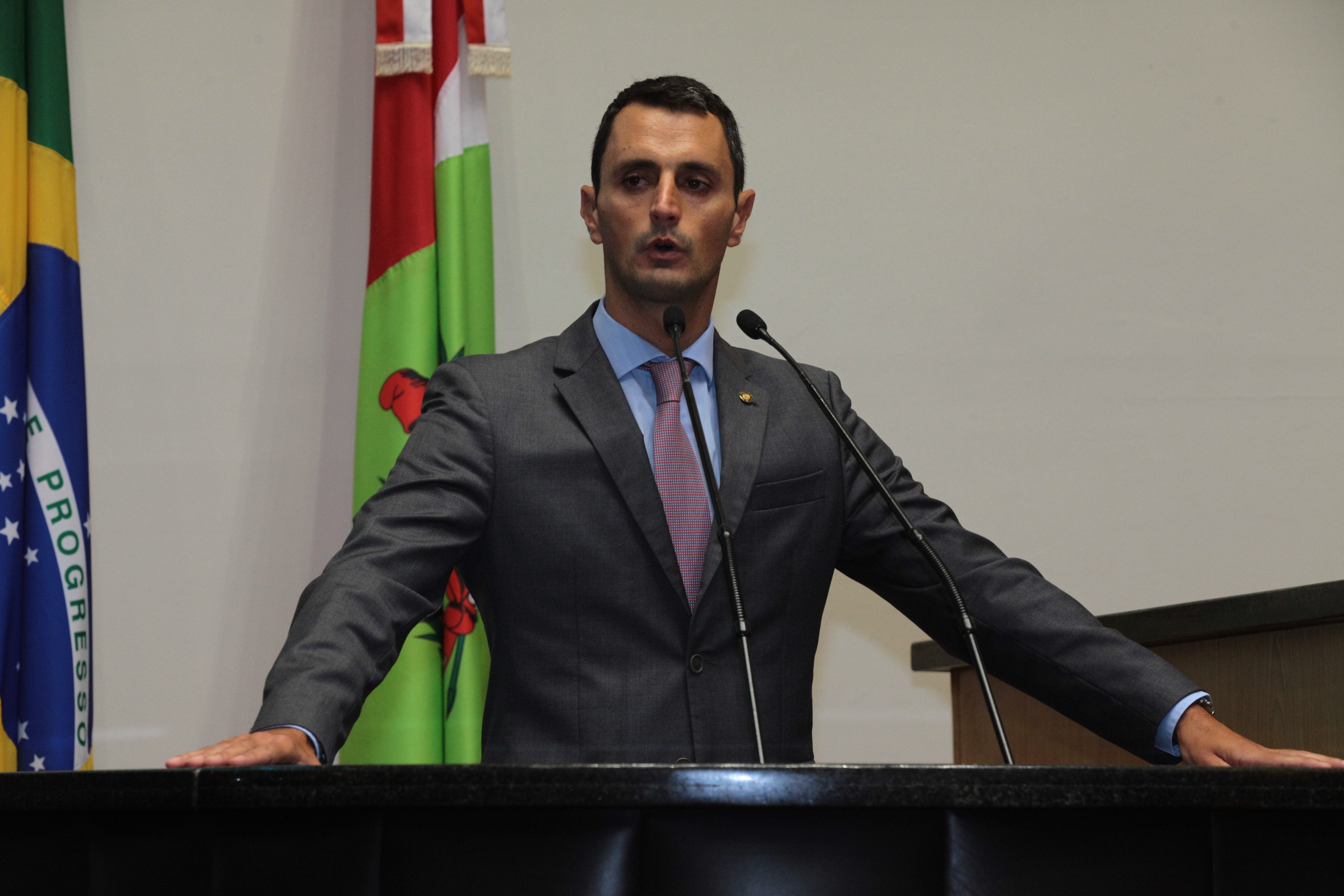 Sessão Especial em Homenagem ao Dia do Surf - Deputado João Amim (PP)