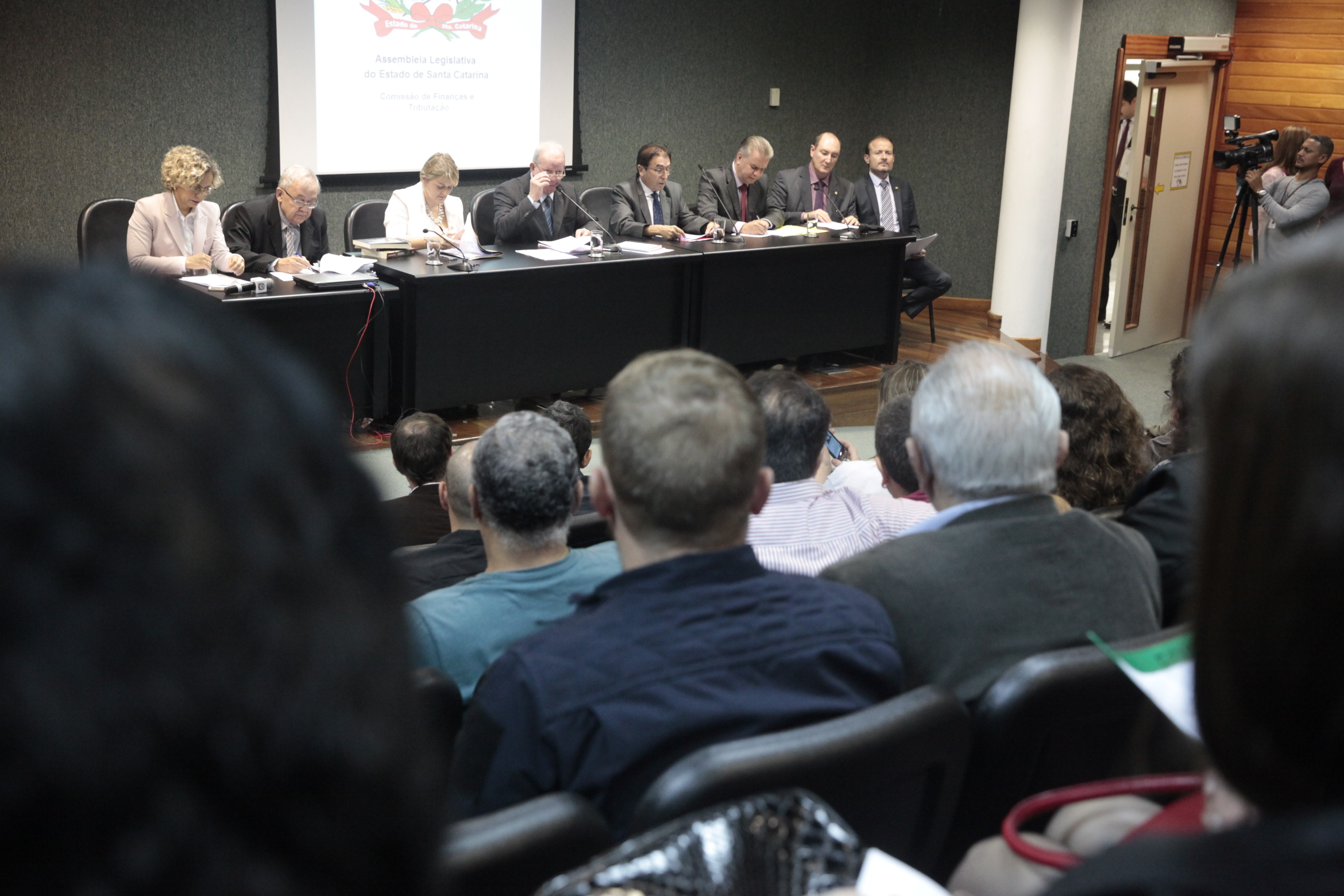 Comissão de Finanças promove Audiência Pública para tratar da medida provisória 210/2017.