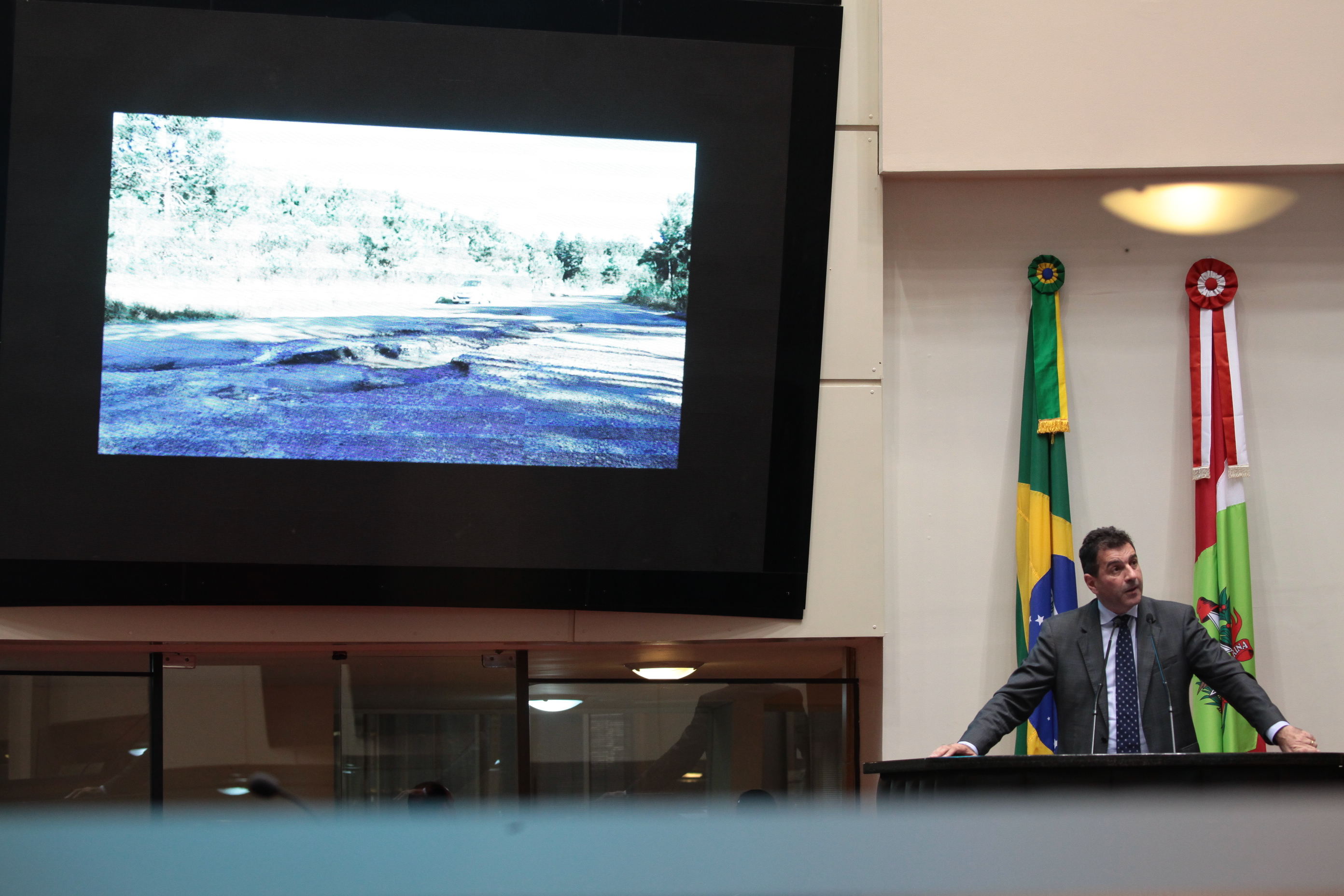 Deputado Valdir Cobalchini (PMDB). Sessão Ordinária.