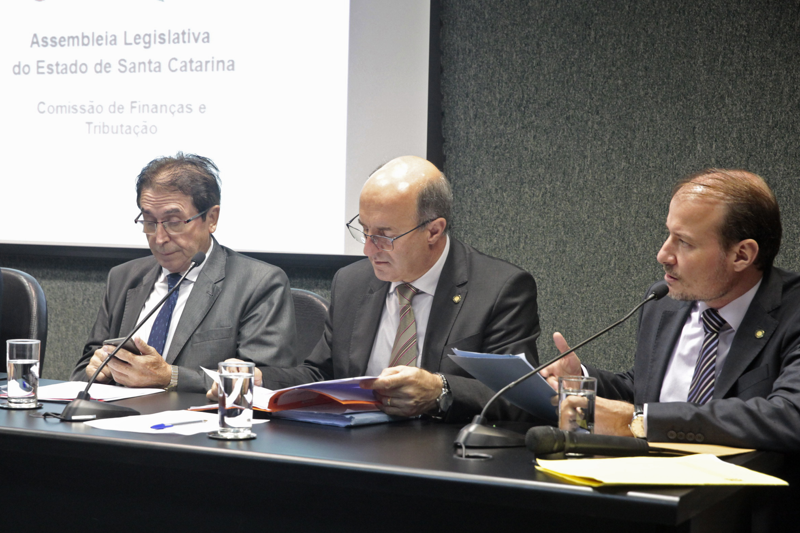 Comissão de Finanças e Tributação.