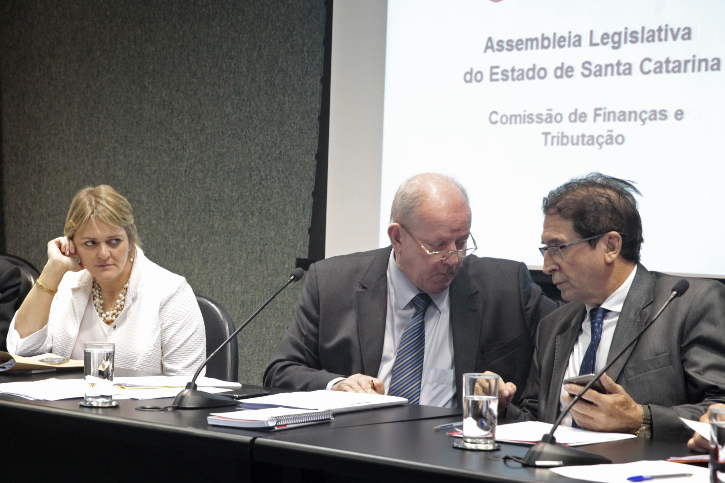 Comissão de Finanças e Tributação.